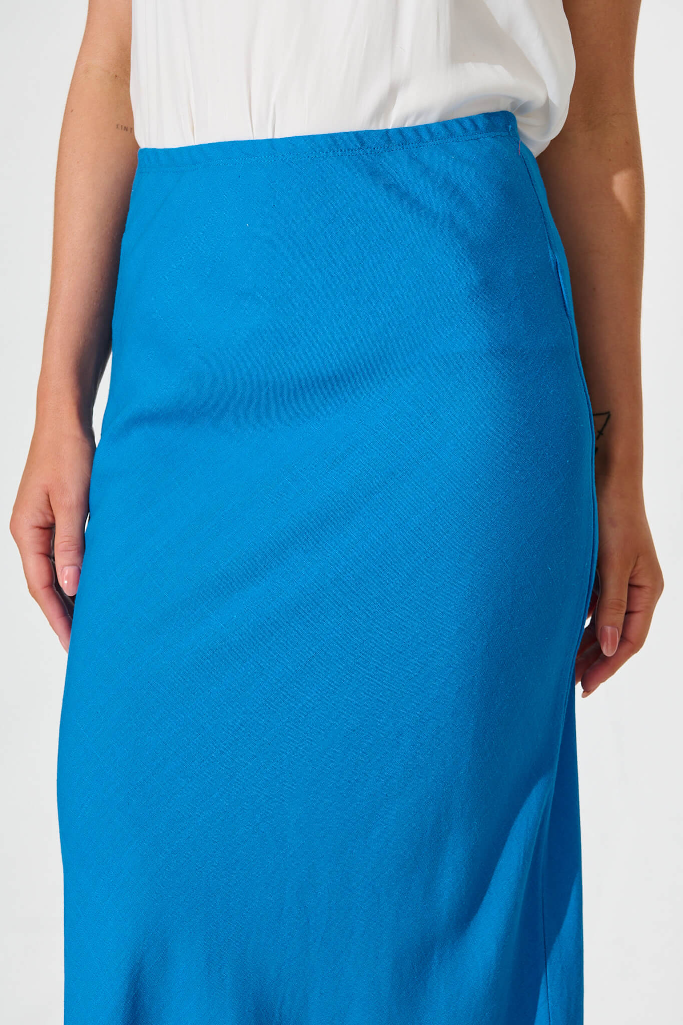 Alameda Maxi Skirt In Blue Linen Blend - Image 5