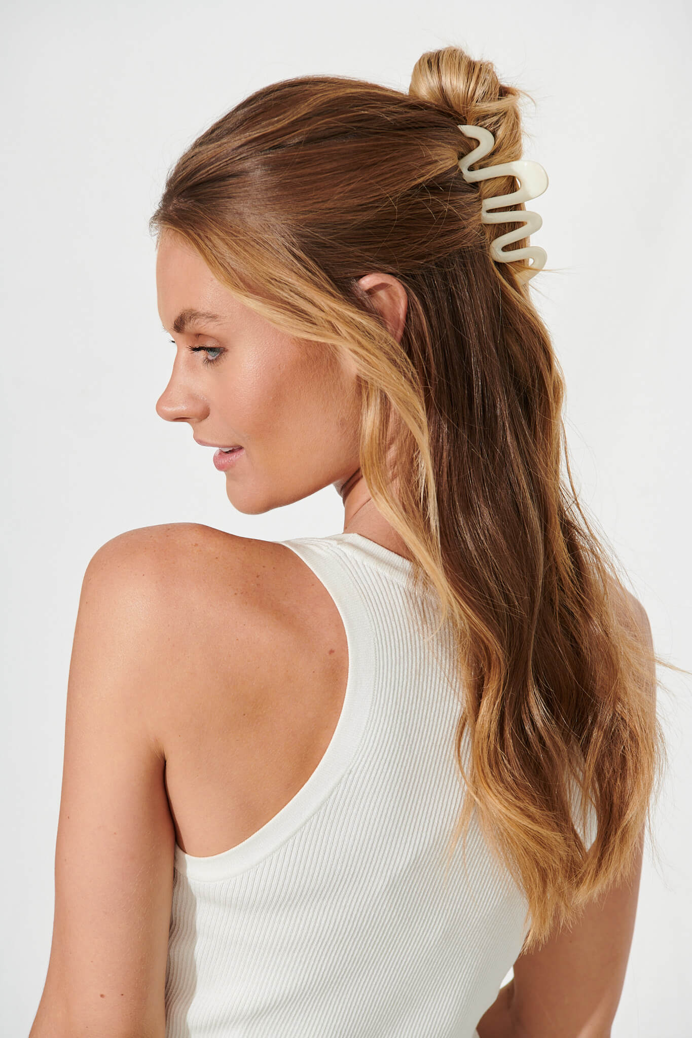 Alanis Hair Claw In Cream - Image 3