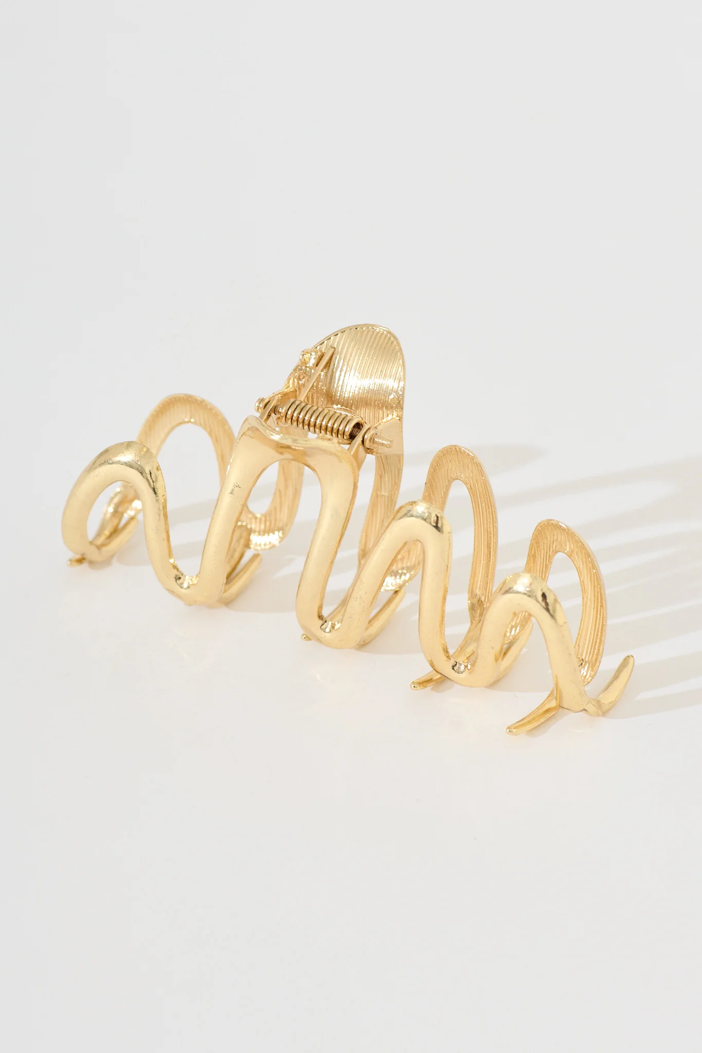 Alanis Hair Claw in Gold