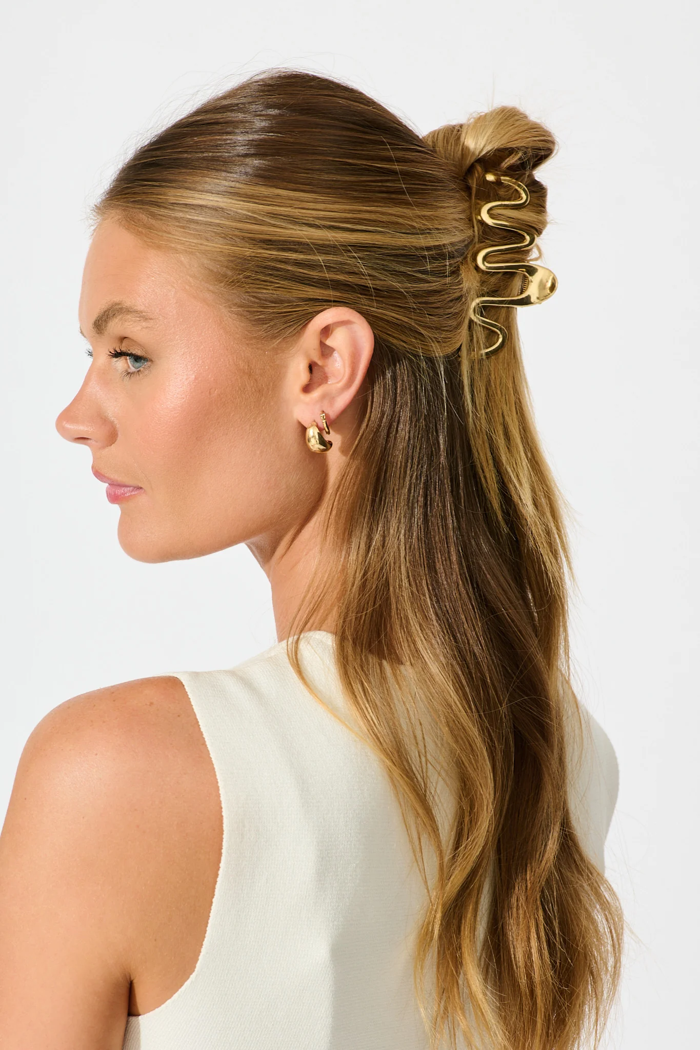 Alanis Hair Claw in Gold - Image 2