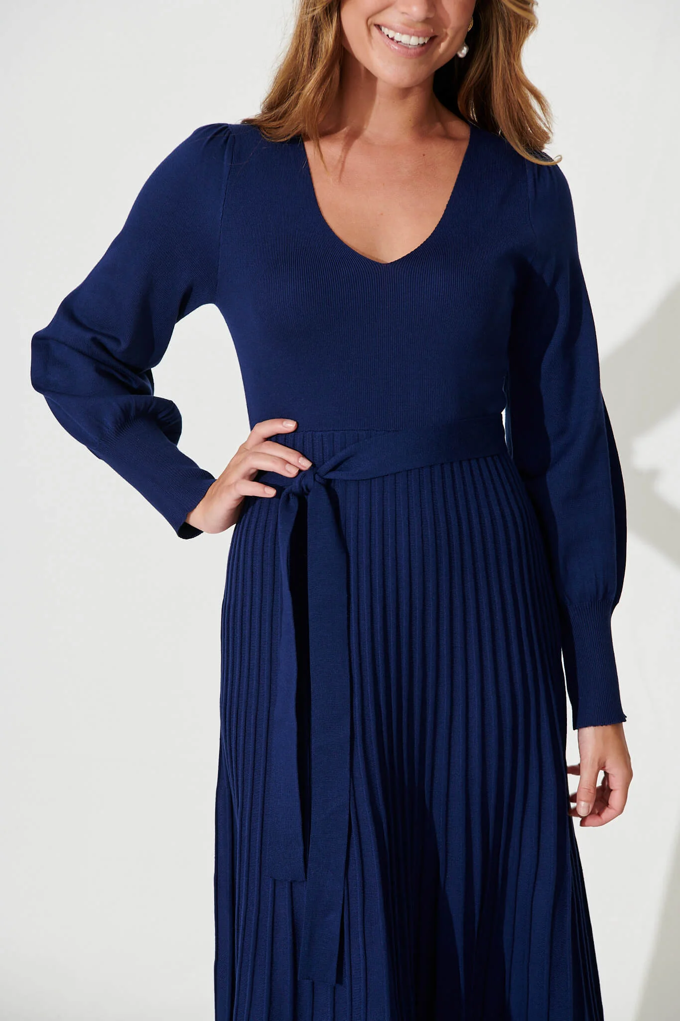 Albi Midi Knit Dress In Navy Cotton Blend - Image 5