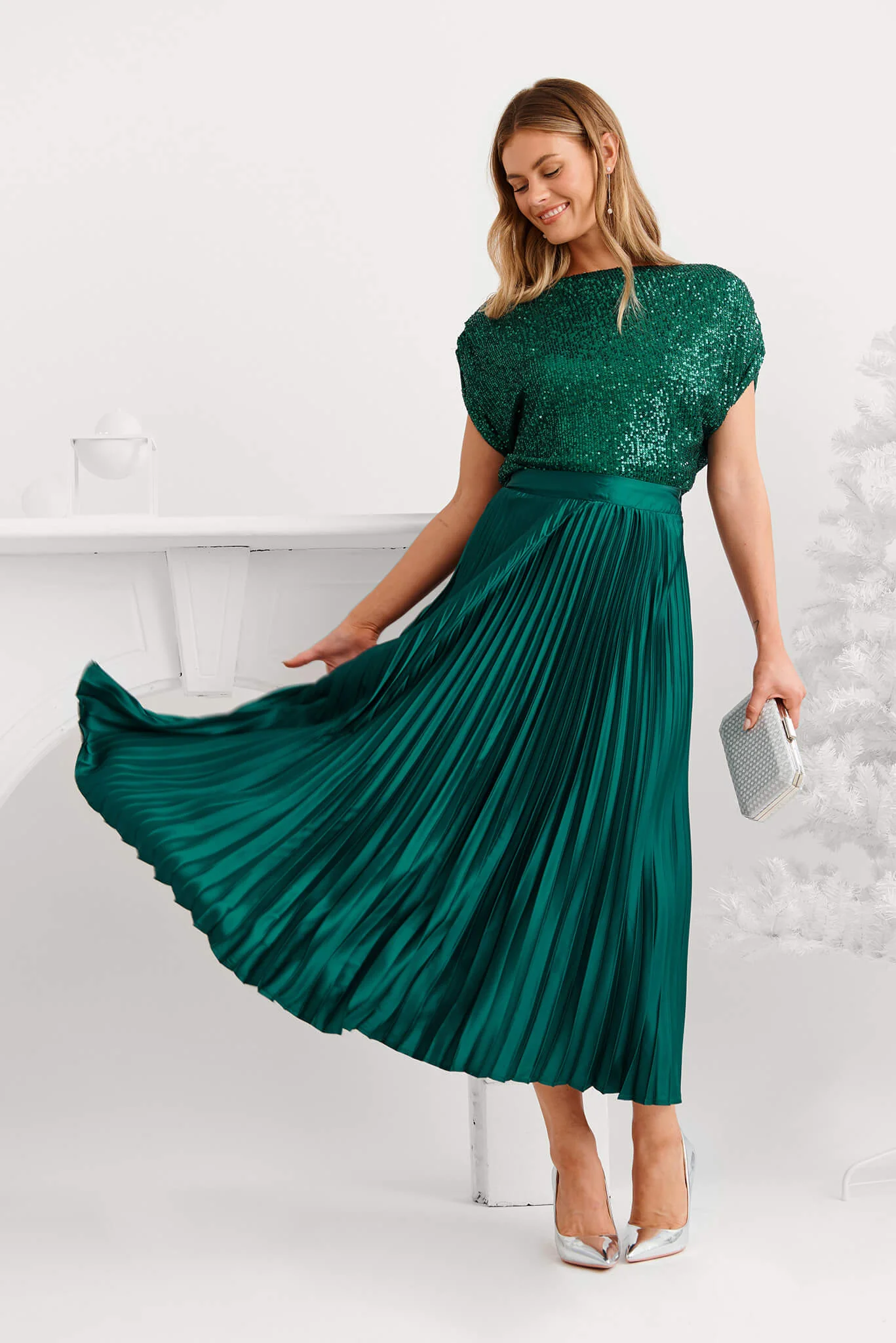 Allison Midi Pleat Skirt In Emerald Satin - Image 4