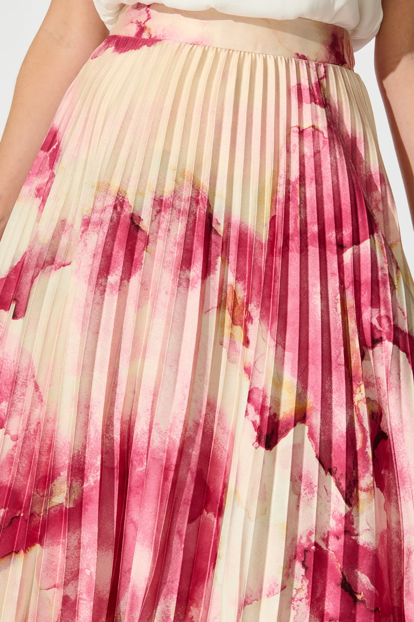 Allison Midi Pleat Skirt in Magenta Watercolour Satin - Image 5