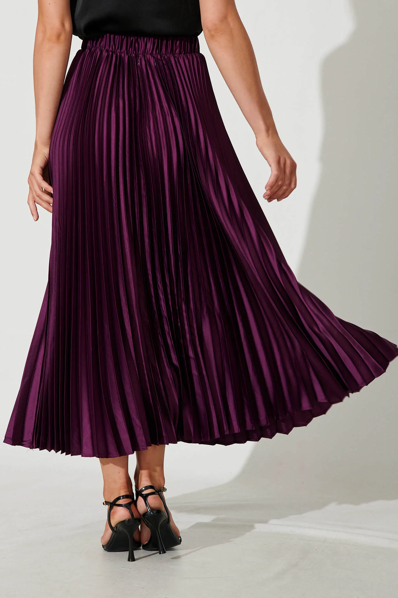 Allison Midi Pleat Skirt In Plum Satin - Image 4