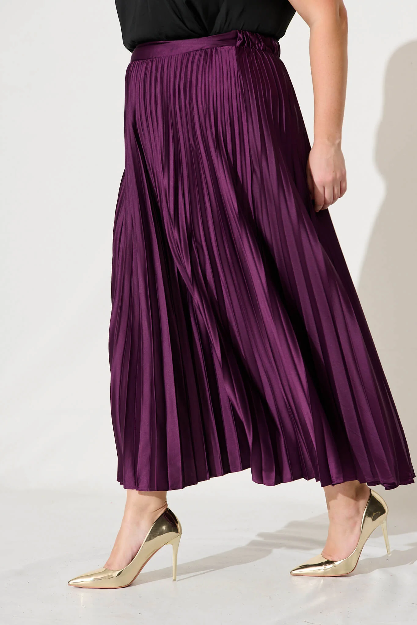 Allison Midi Pleat Skirt In Plum Satin - Image 8