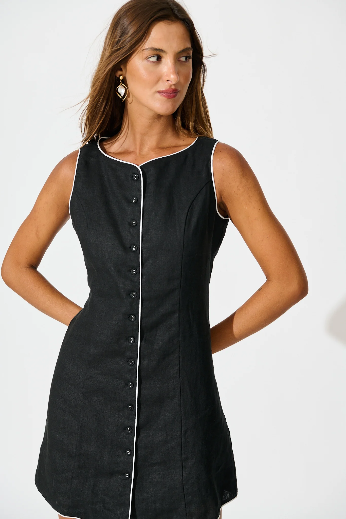 Allure Dress in Black Linen - Image 2