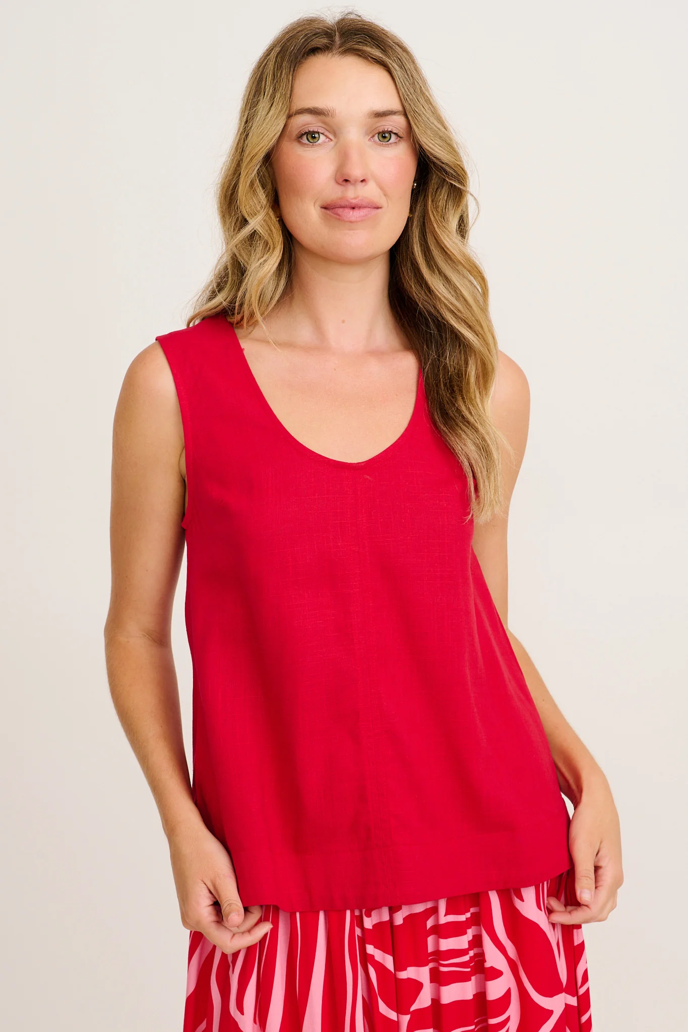 Alula Top in Red Linen Blend - Image 3