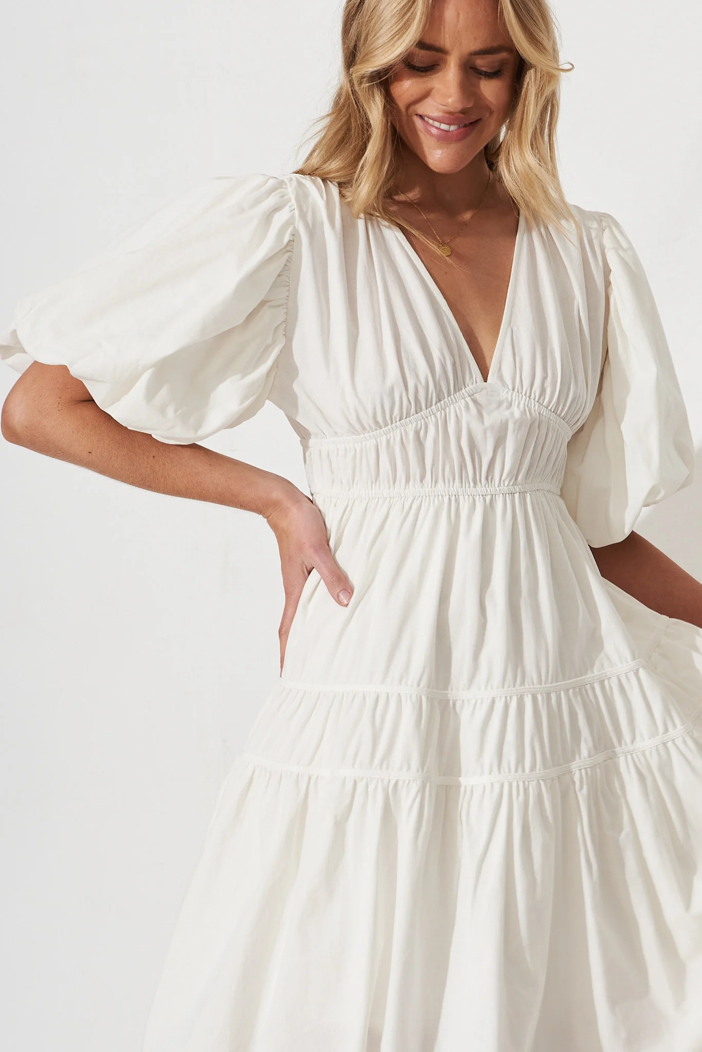 Amalie Midi Dress In White Cotton - Image 5
