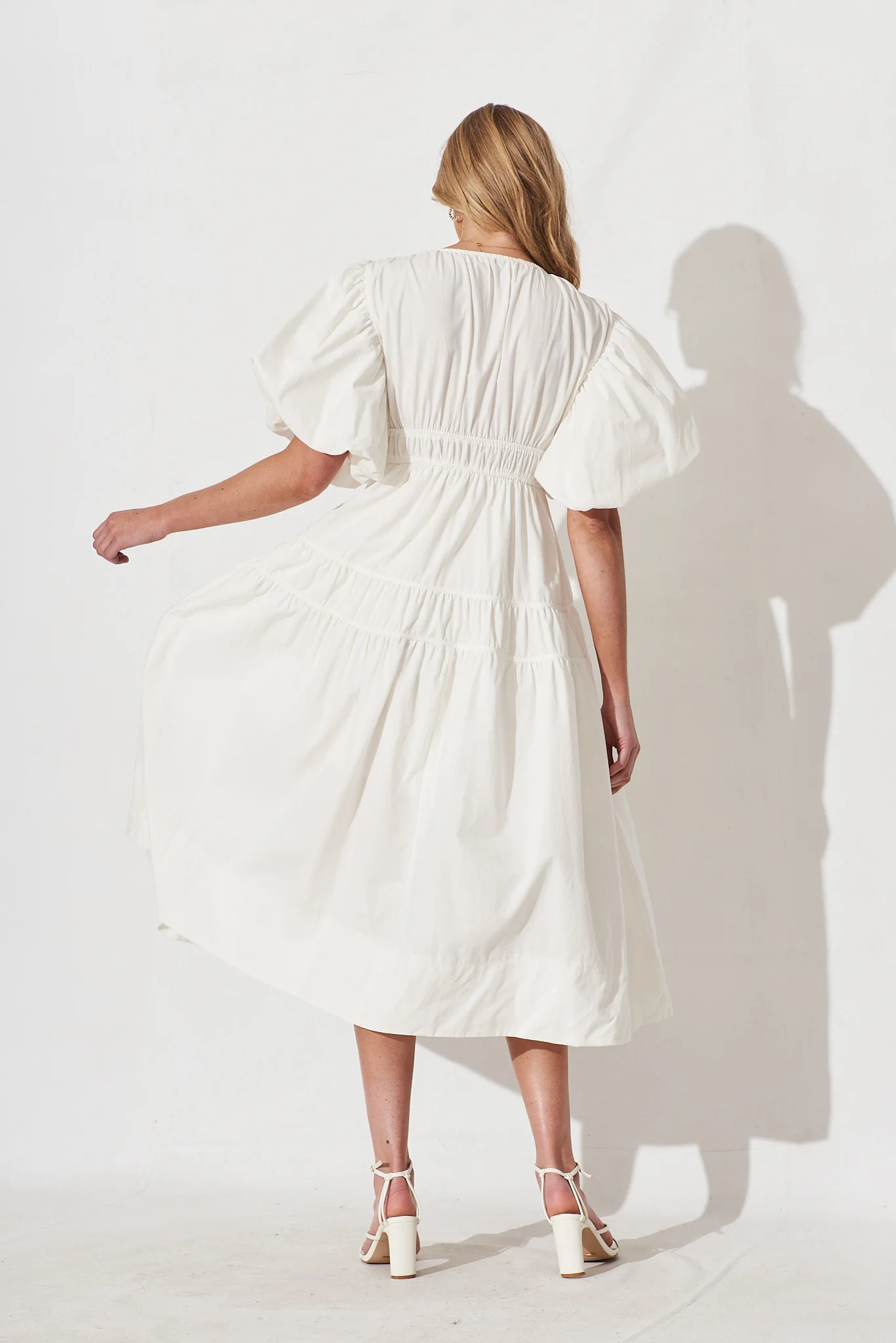 Amalie Midi Dress In White Cotton - Image 7