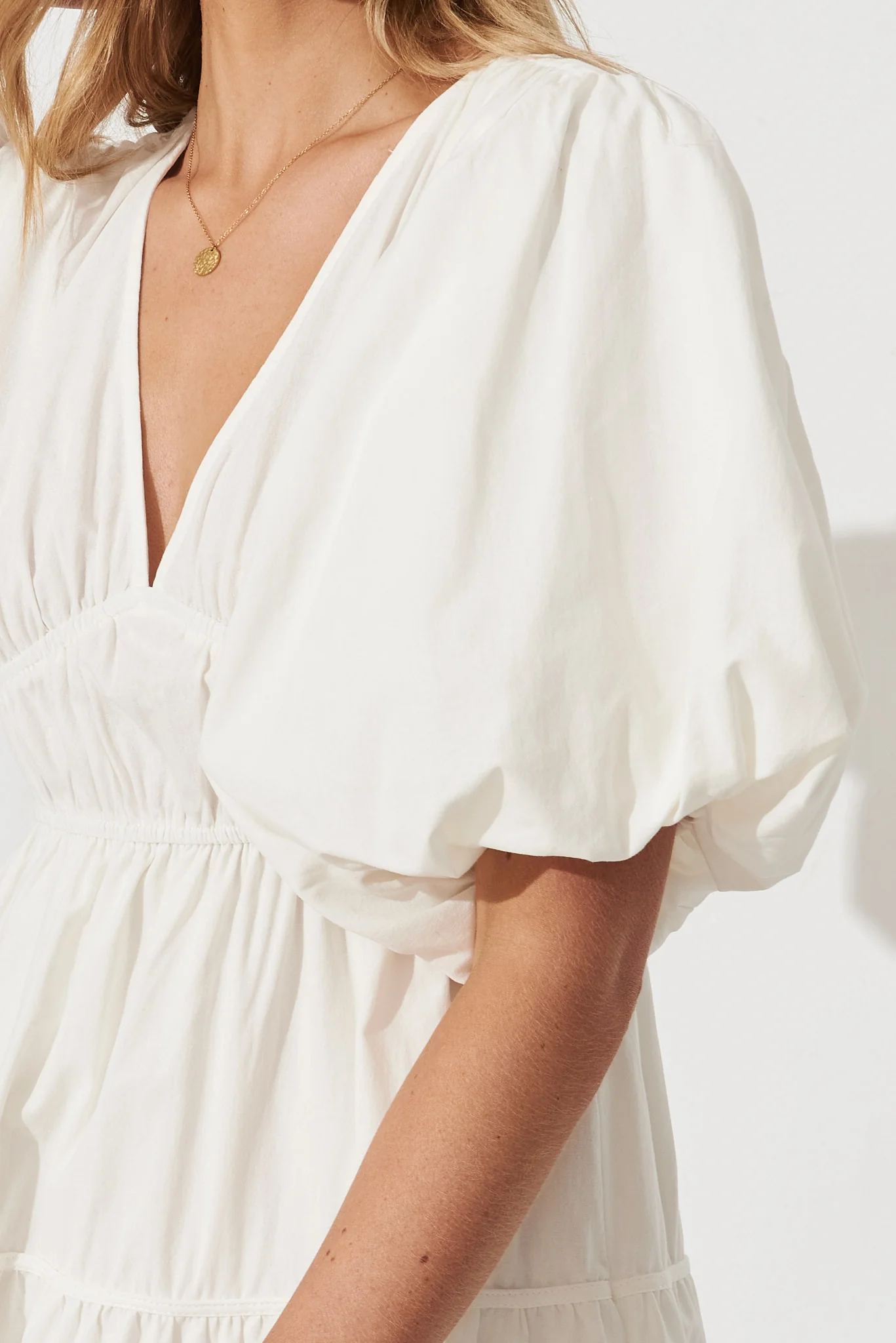 Amalie Midi Dress In White Cotton - Image 9