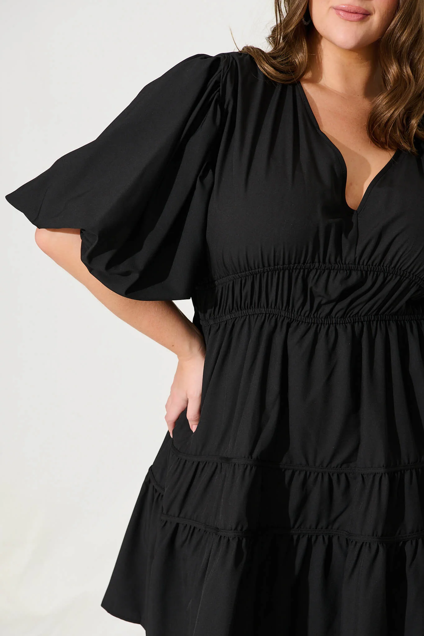 Amarini Dress In Black - Image 9