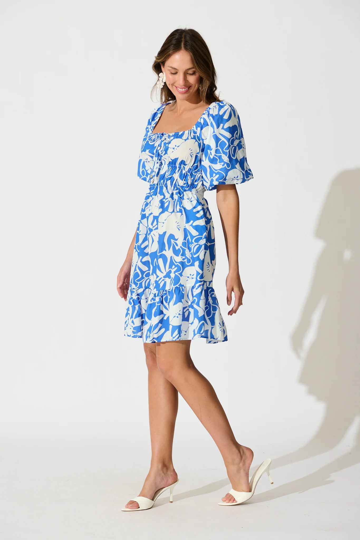 Andretta Dress in Blue and White Floral Cotton - Image 4
