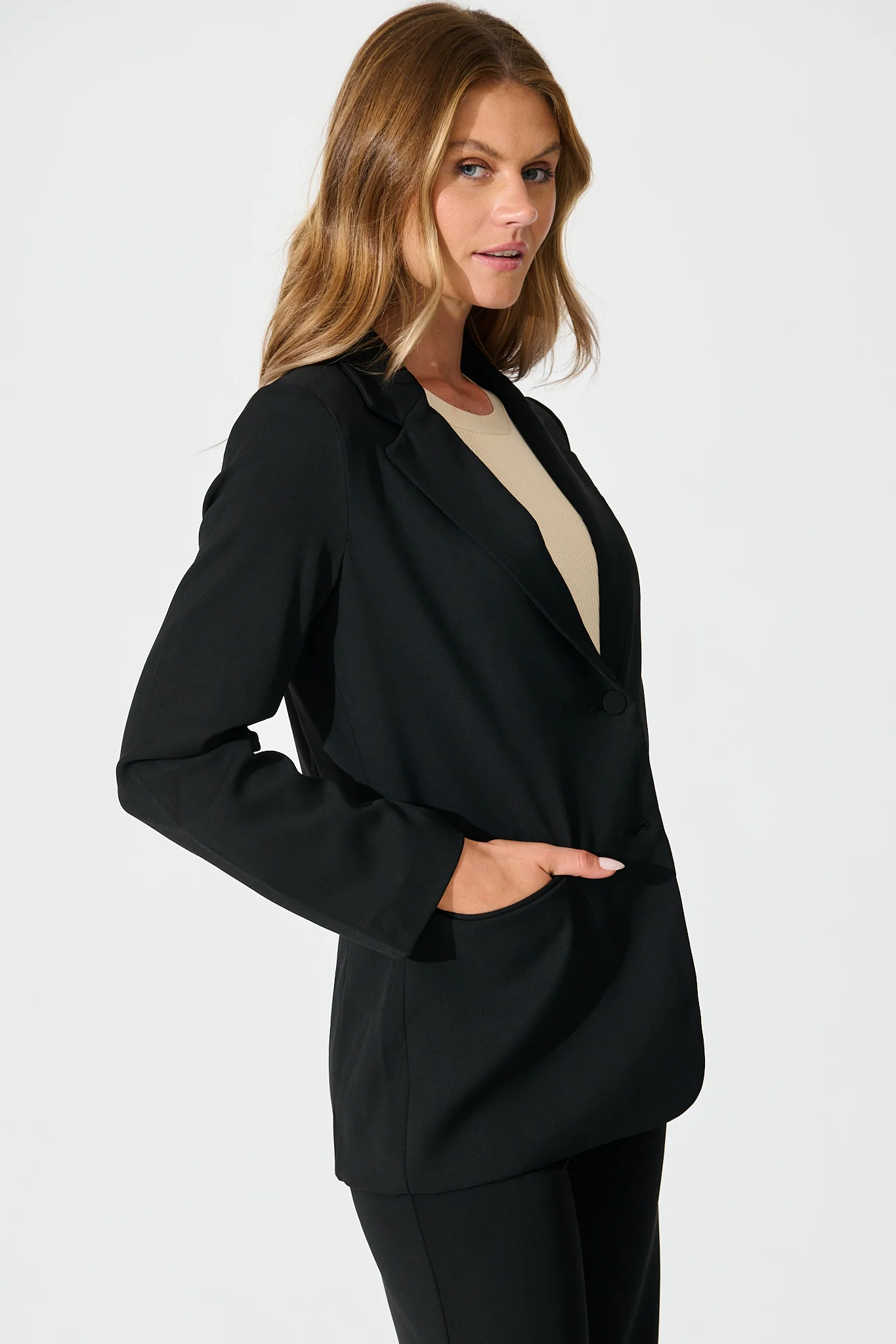 Ariana Blazer in Black - Image 2
