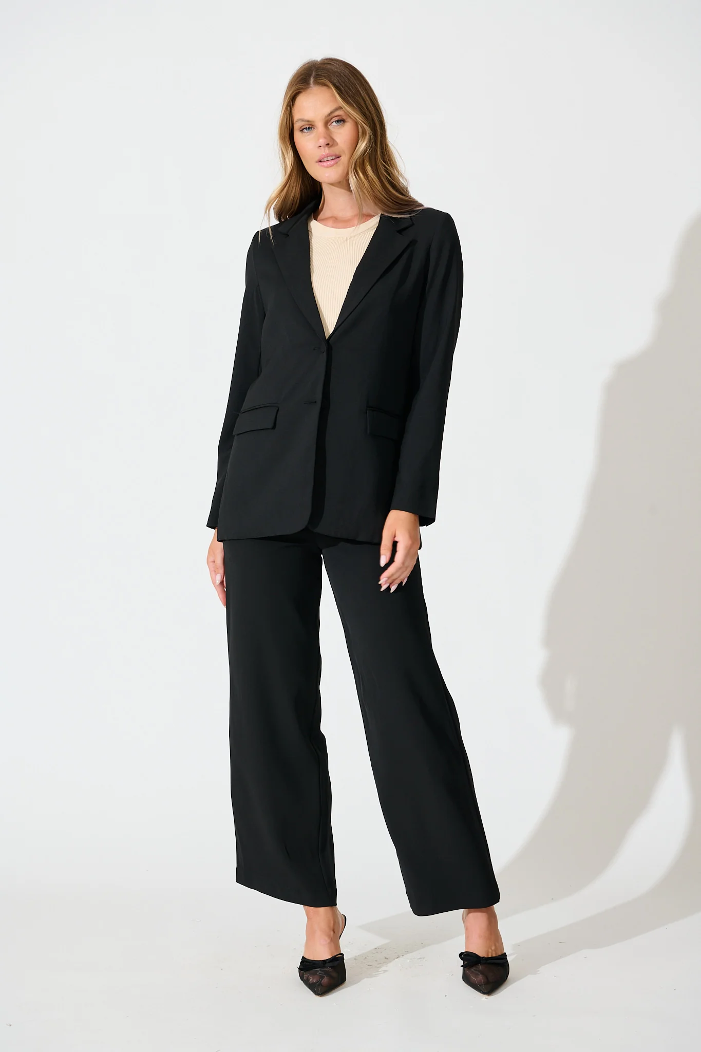 Ariana Blazer in Black - Image 4