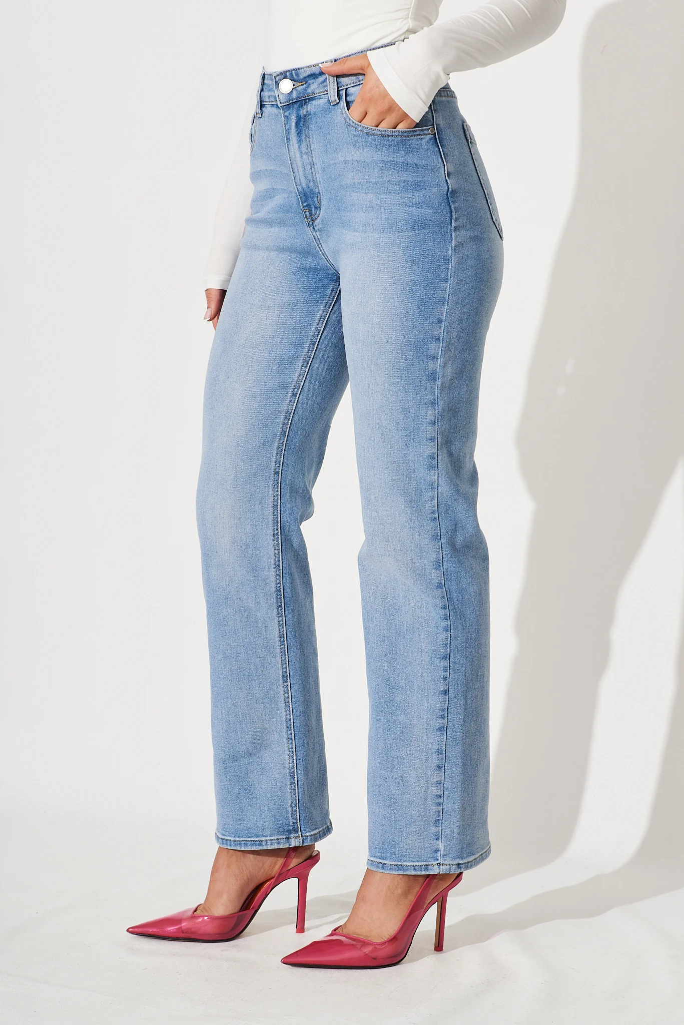 Atwood High Rise Relaxed Leg Jean In Light Blue Denim - Image 4