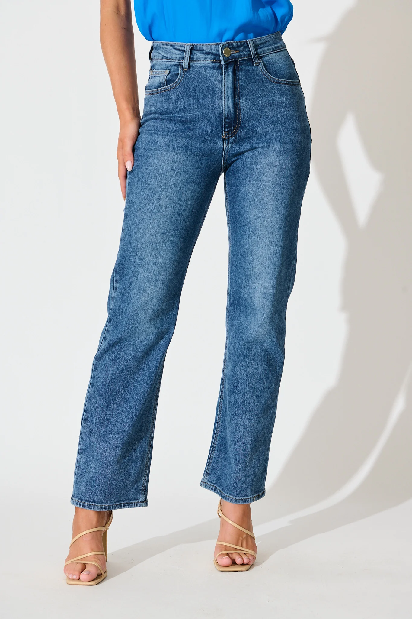 Atwood High Rise Relaxed Leg Jean in Mid Blue Denim - Image 2