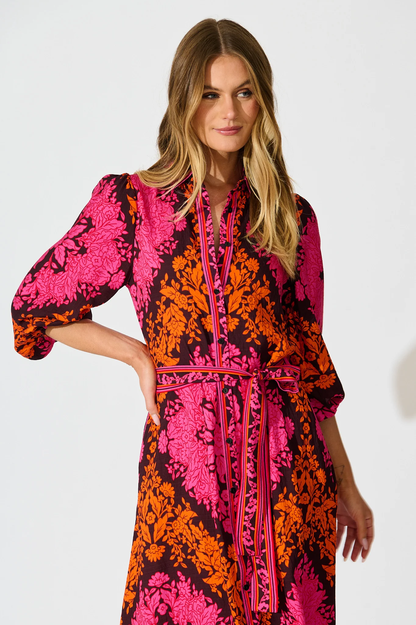 Aurelina Maxi Dress In Pink And Orange Floral Linen Blend - Image 2