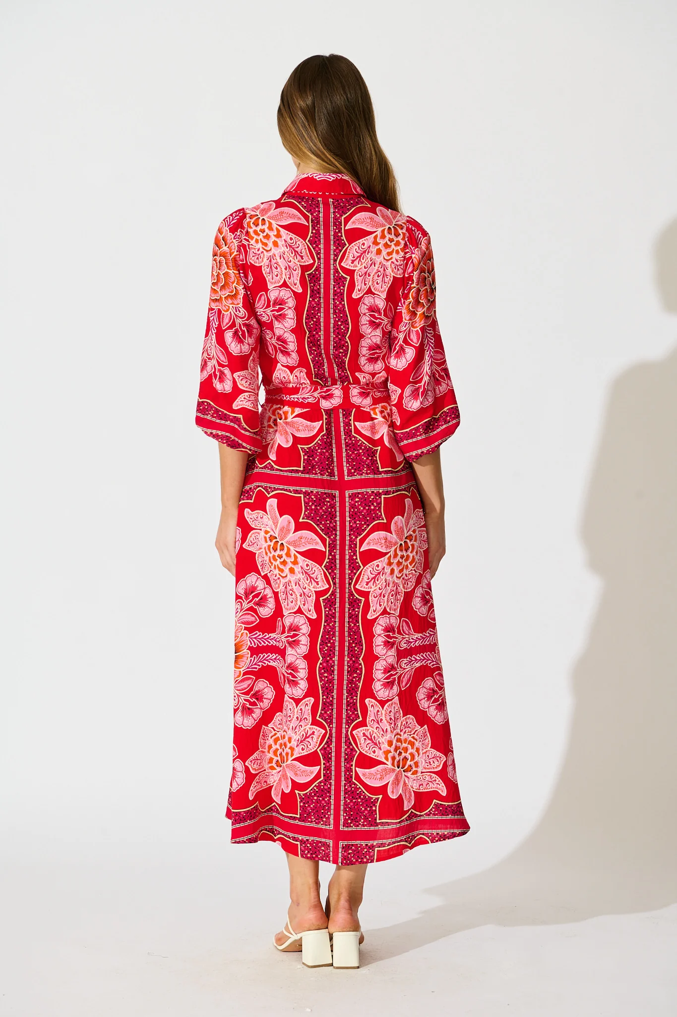 Aurelina Maxi Shirt Dress In Red Flower Linen Blend - Image 4