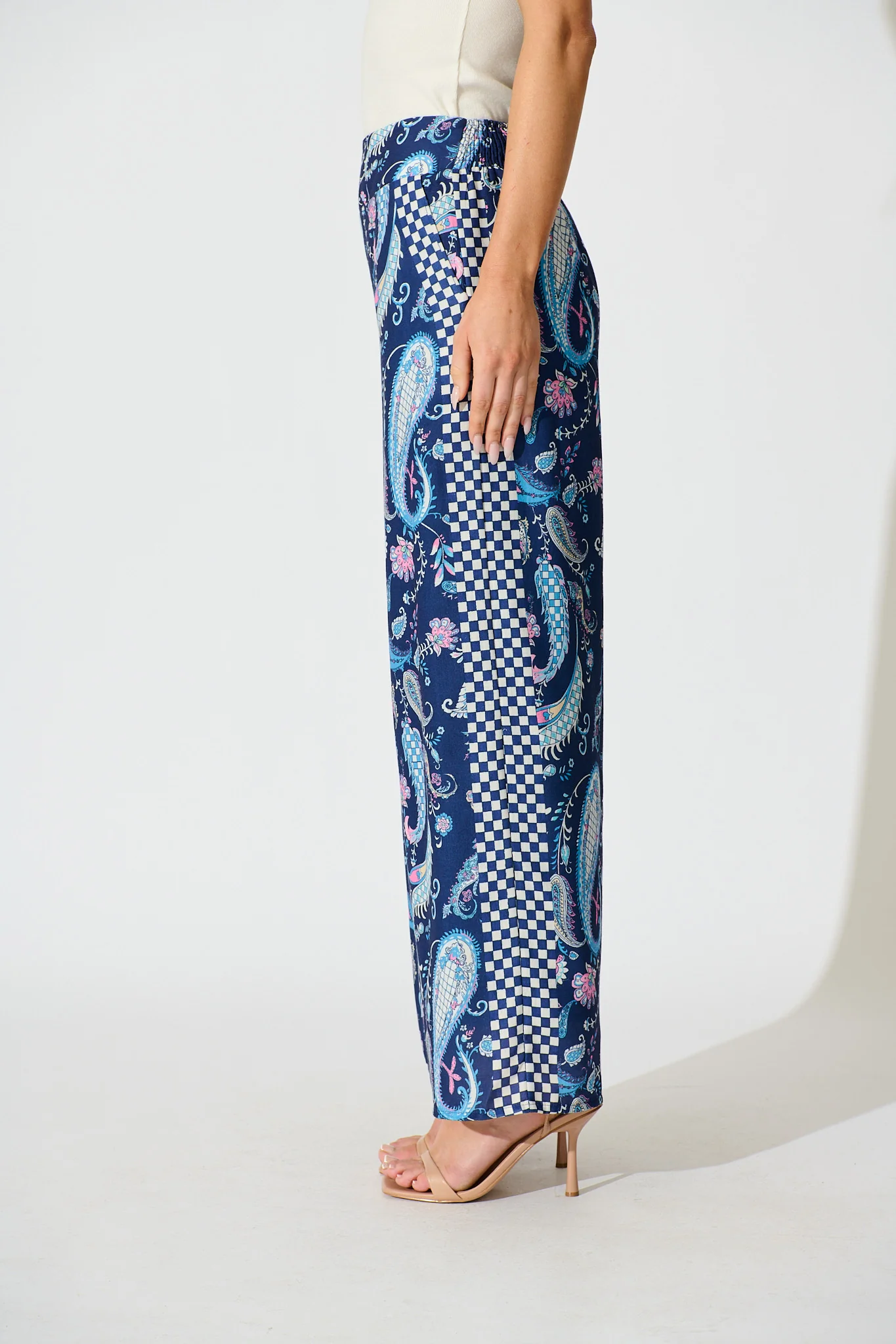 Avandi Wide Leg Trousers In Navy Paisley Print Linen Blend - Image 2
