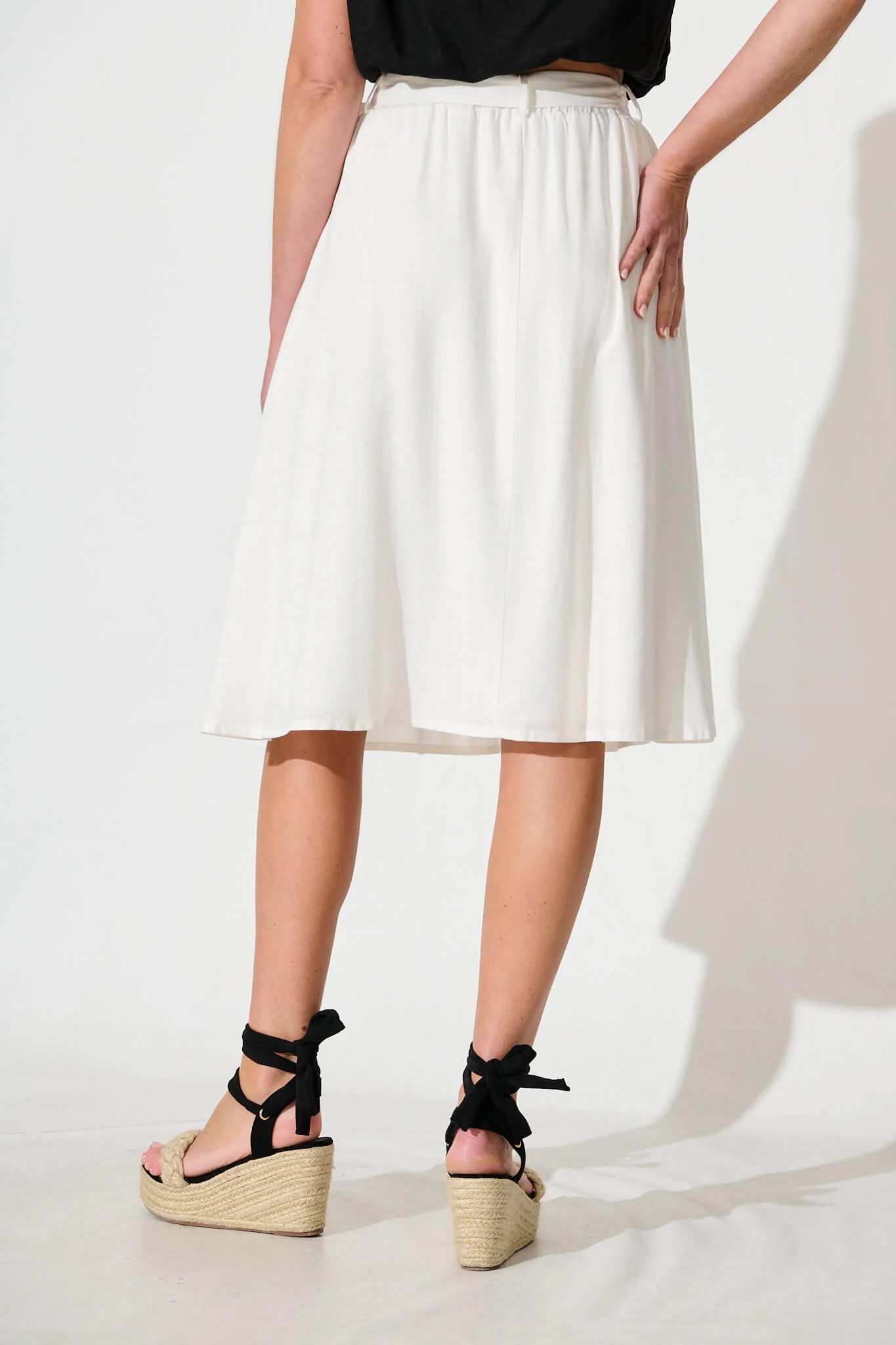 Bailey Midi Skirt in White Linen - Image 3