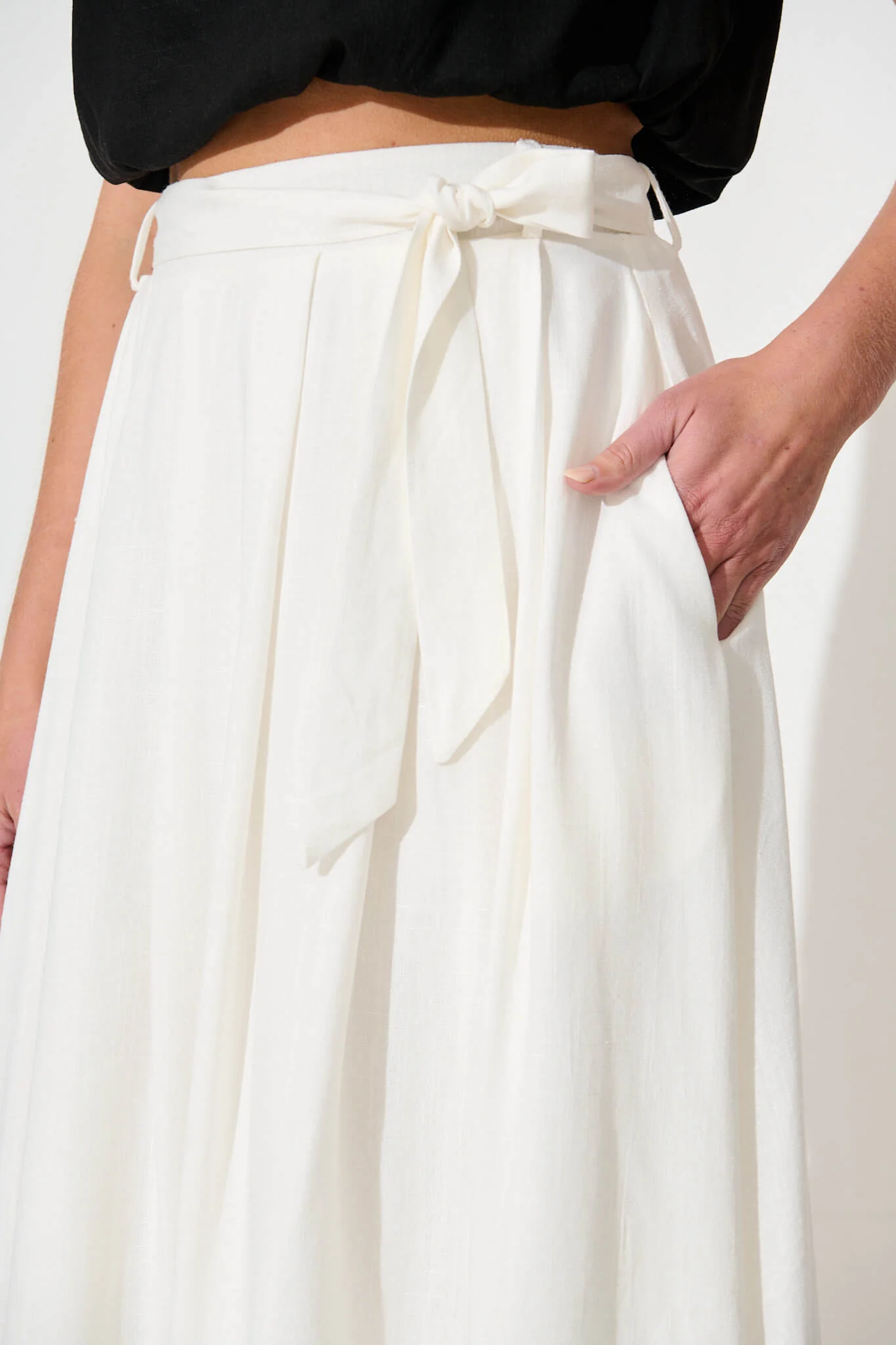 Bailey Midi Skirt in White Linen - Image 5