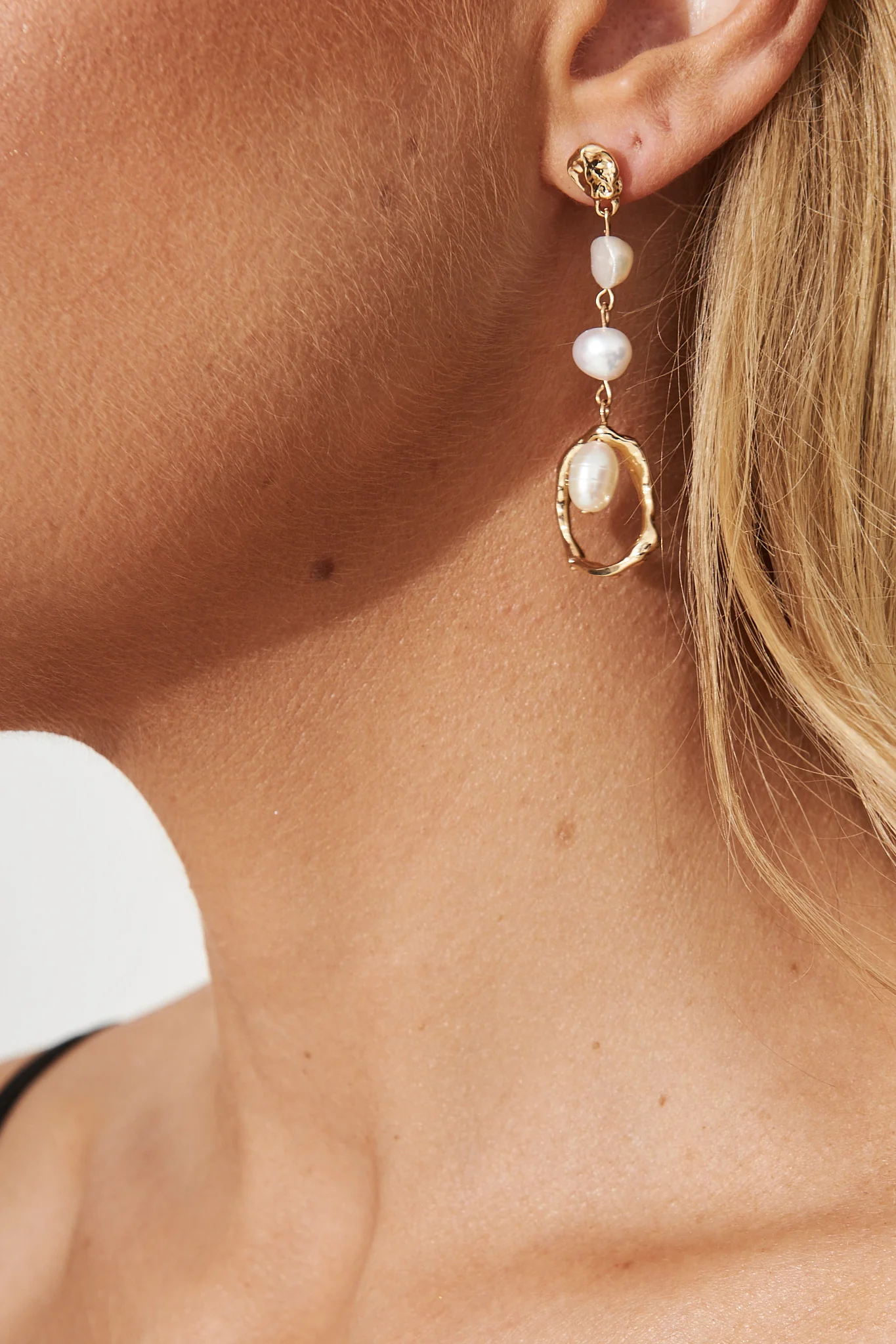 Basel Drop Earrings In Gold With Faux Pearl - Image 5