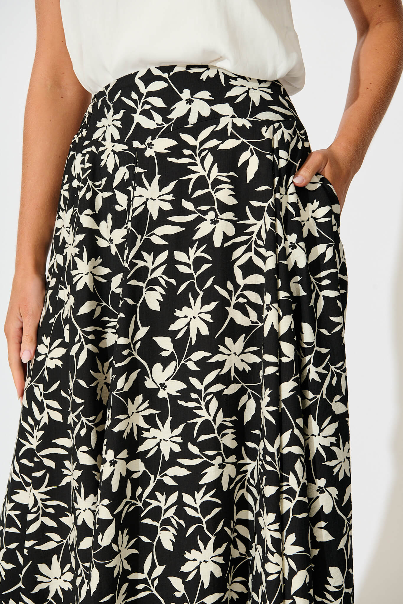 Brandsy Maxi Skirt In Black With Cream Floral - Image 8