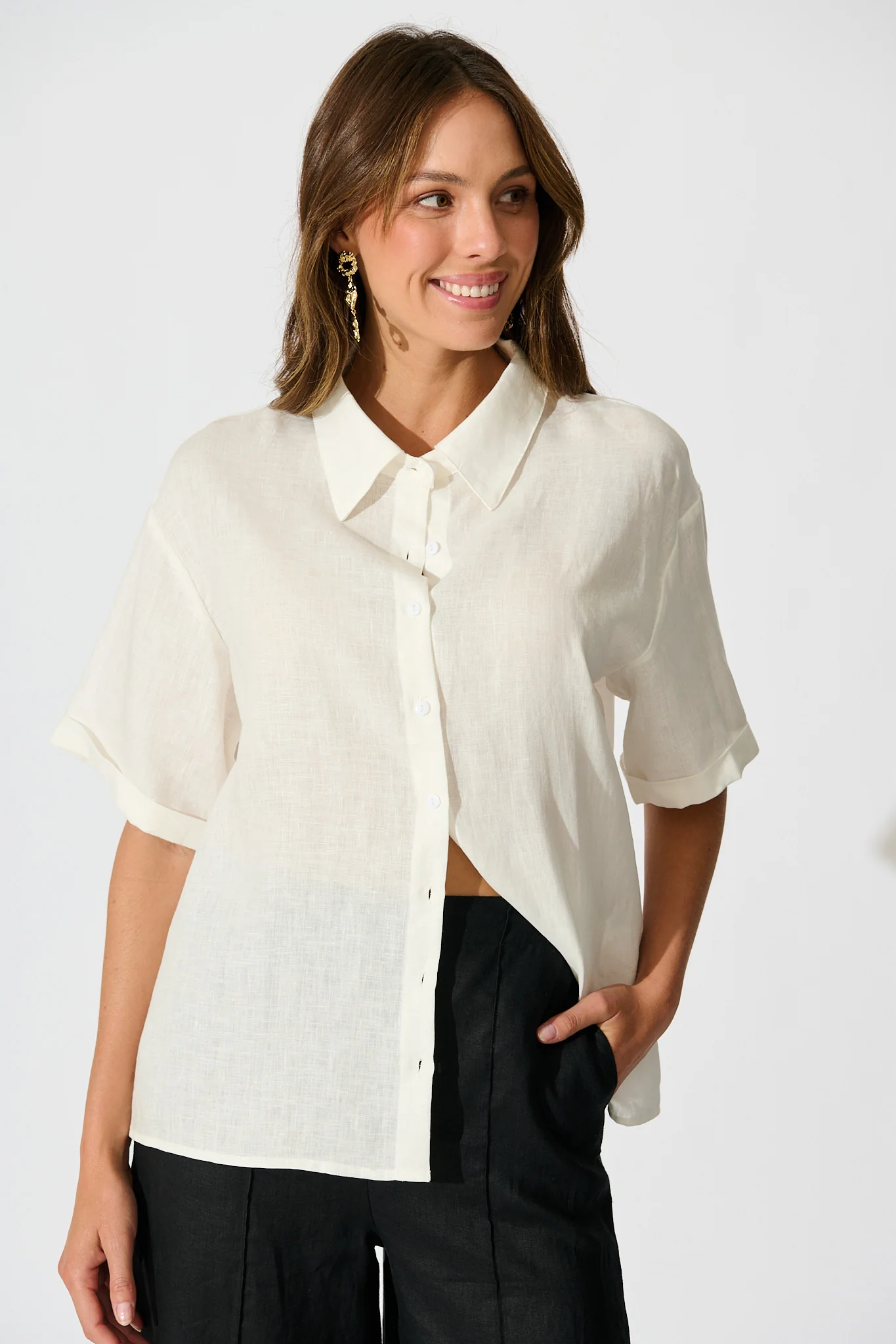 Breeze Shirt in White Linen - Image 8