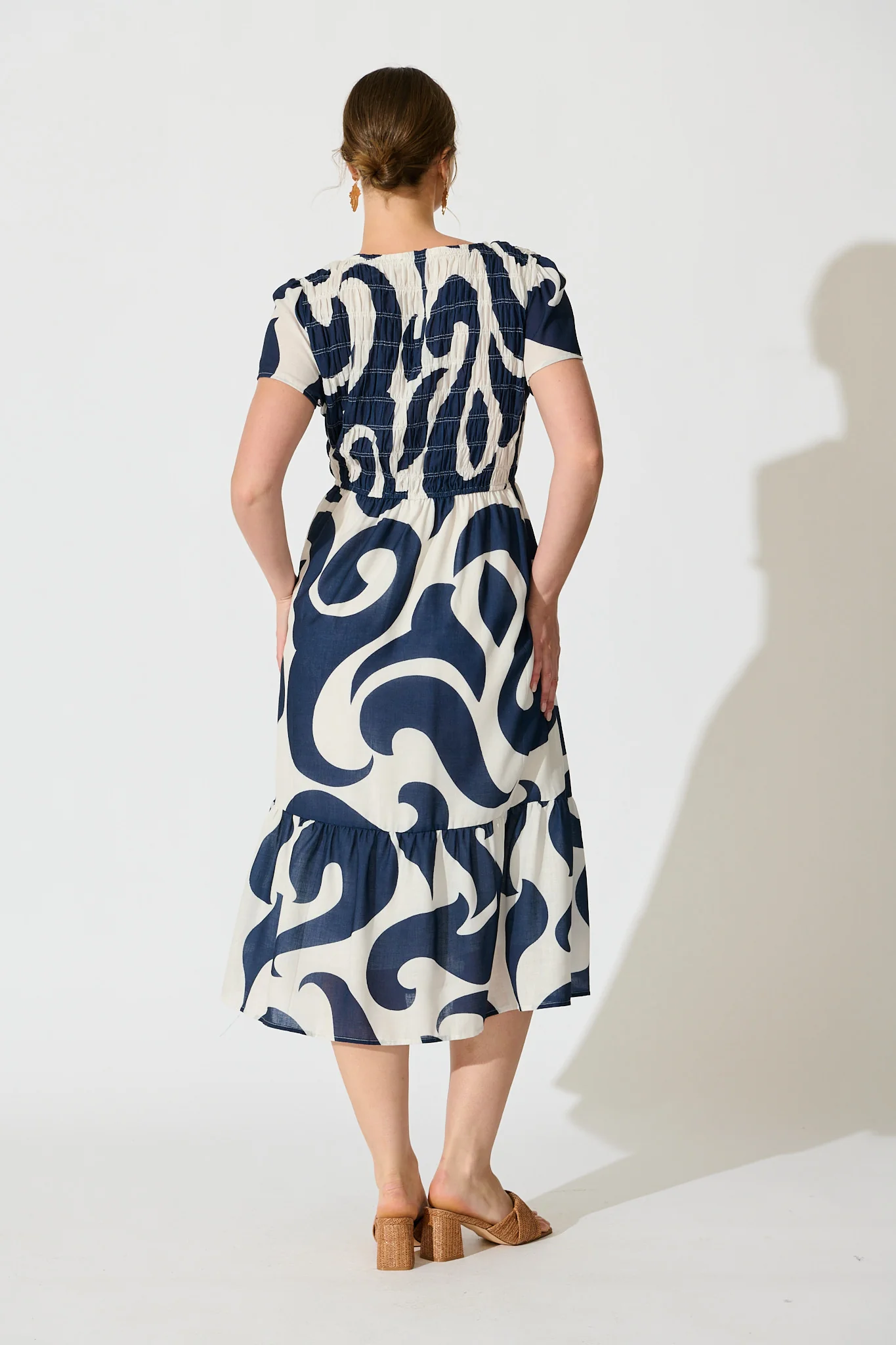 Calandra Midi Dress in Navy Swirl Linen Blend - Image 4