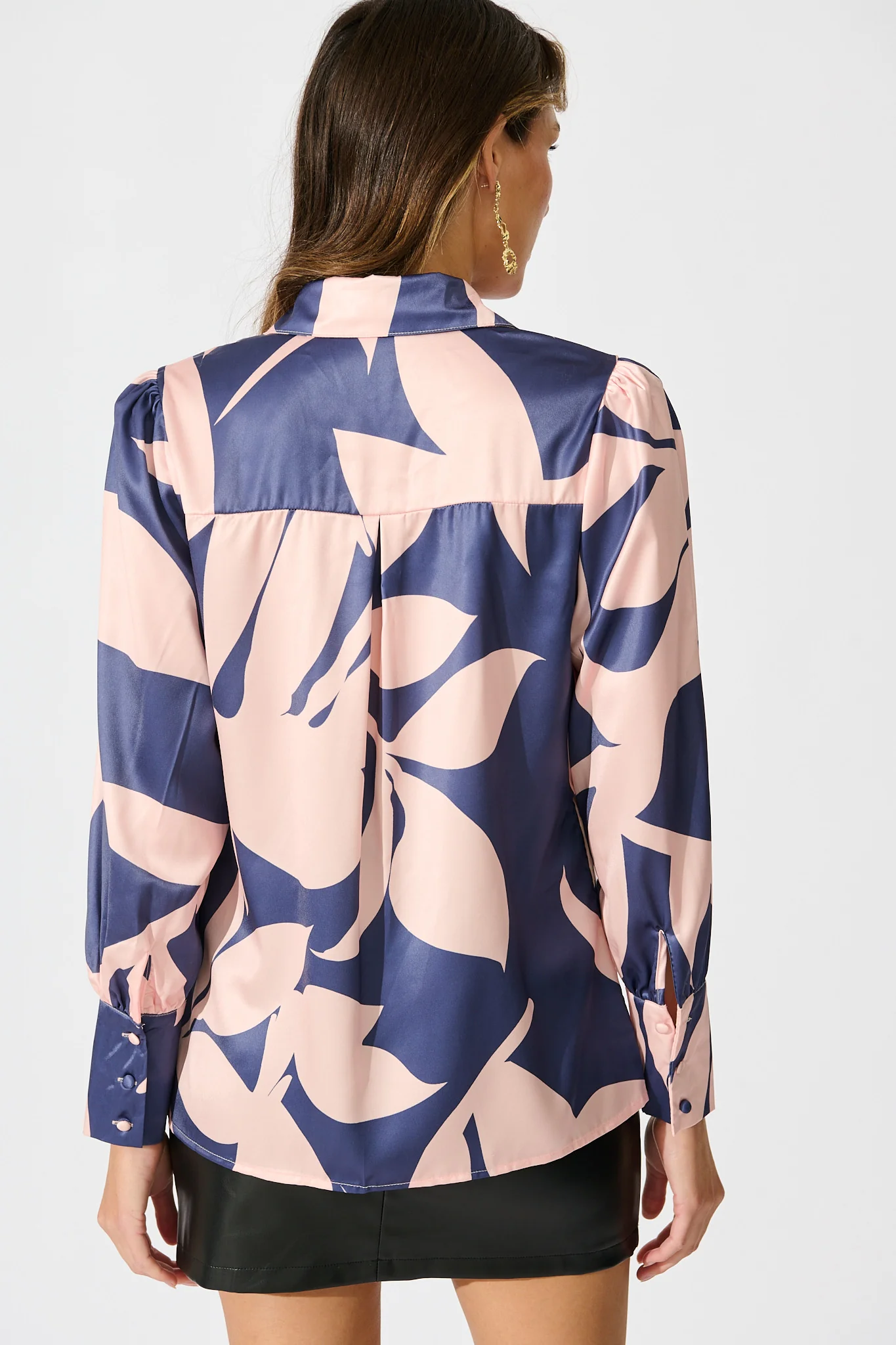 Callia Shirt in Navy with Blush Print - Image 3