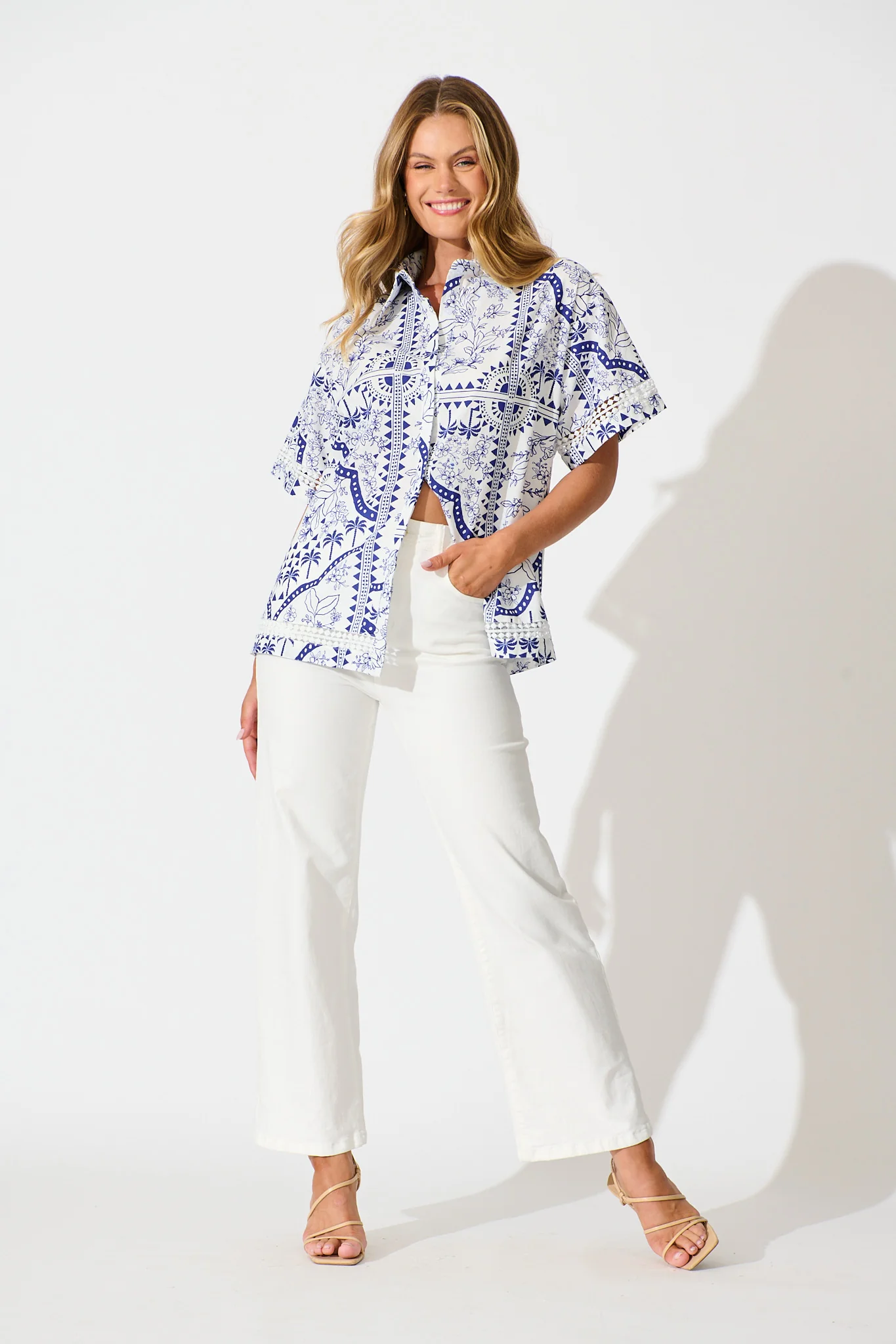 Capri Shirt In White and Blue Cotton Linen - Image 4
