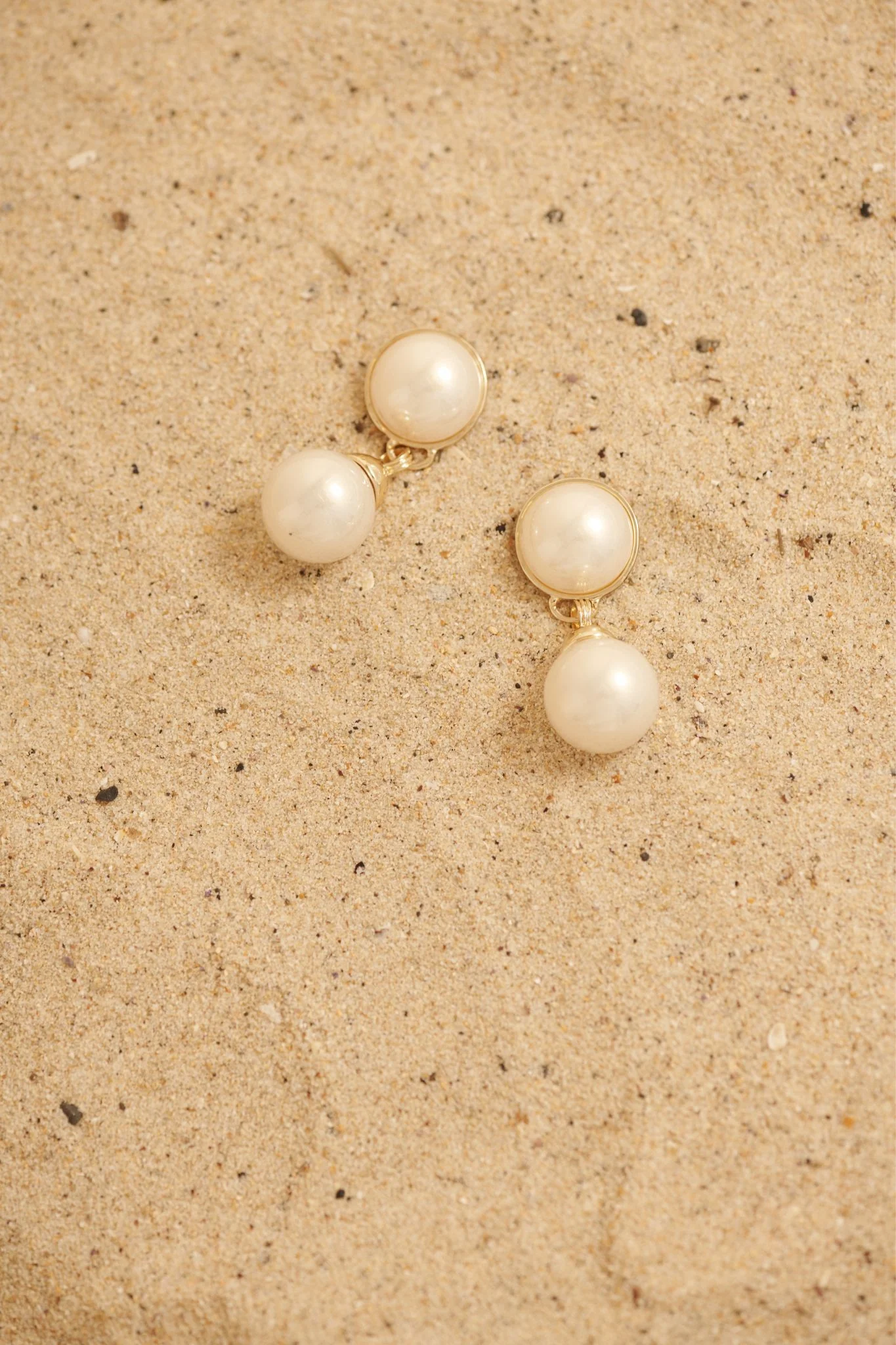 Carla Drop Earrings in Gold with Pearl - Image 2