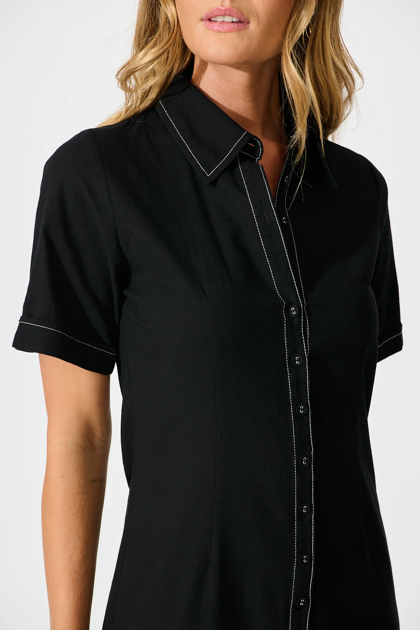 Christiana Maxi Shirt Dress In Black Linen Blend - Image 5