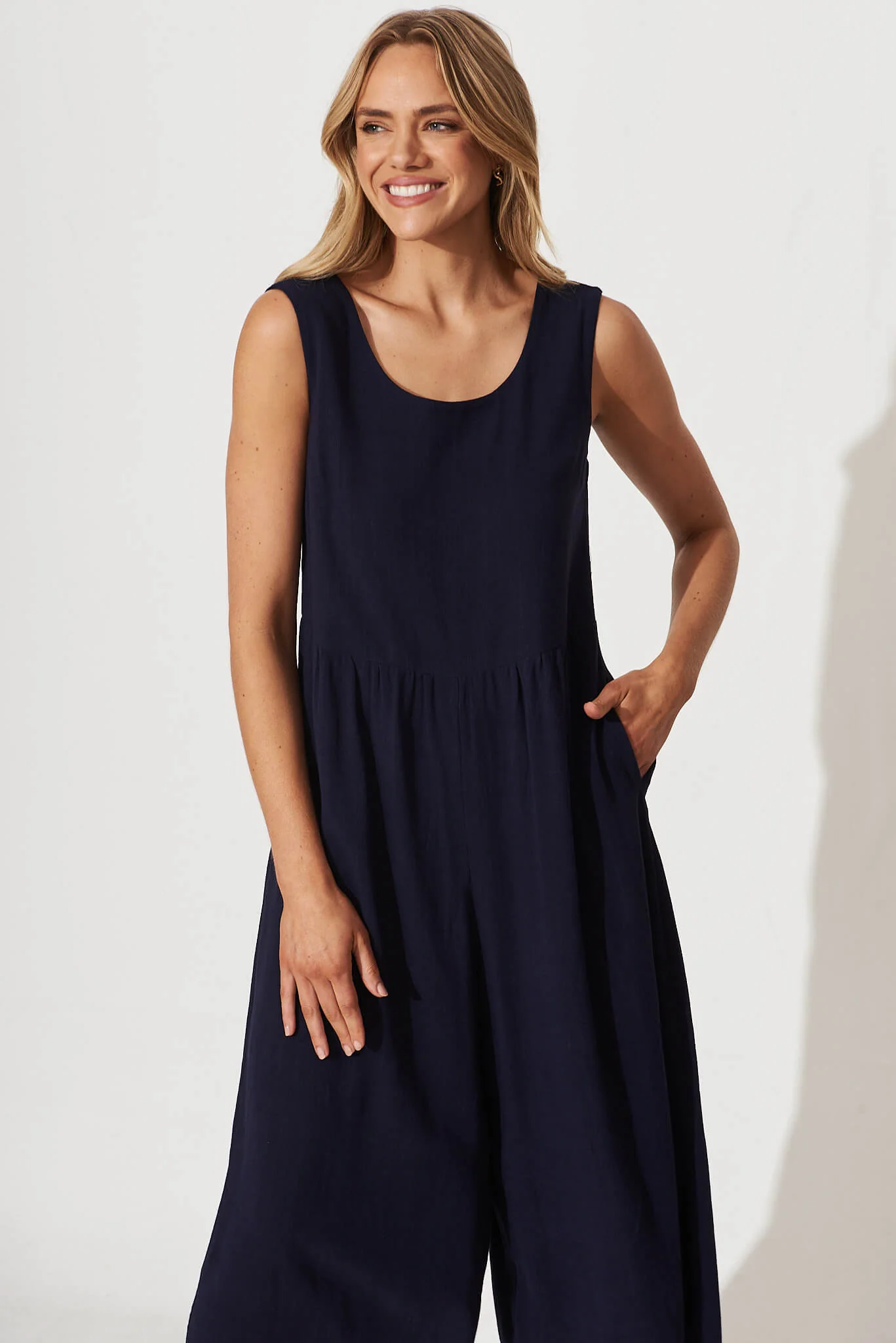 Citta Jumpsuit In Navy Linen Blend - Image 3