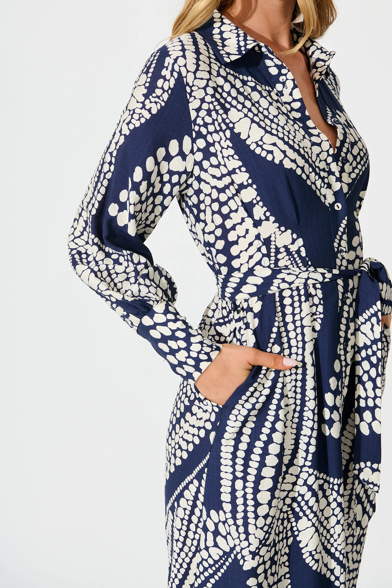 Clara Maxi Shirt Dress in Navy with White Print - Image 5