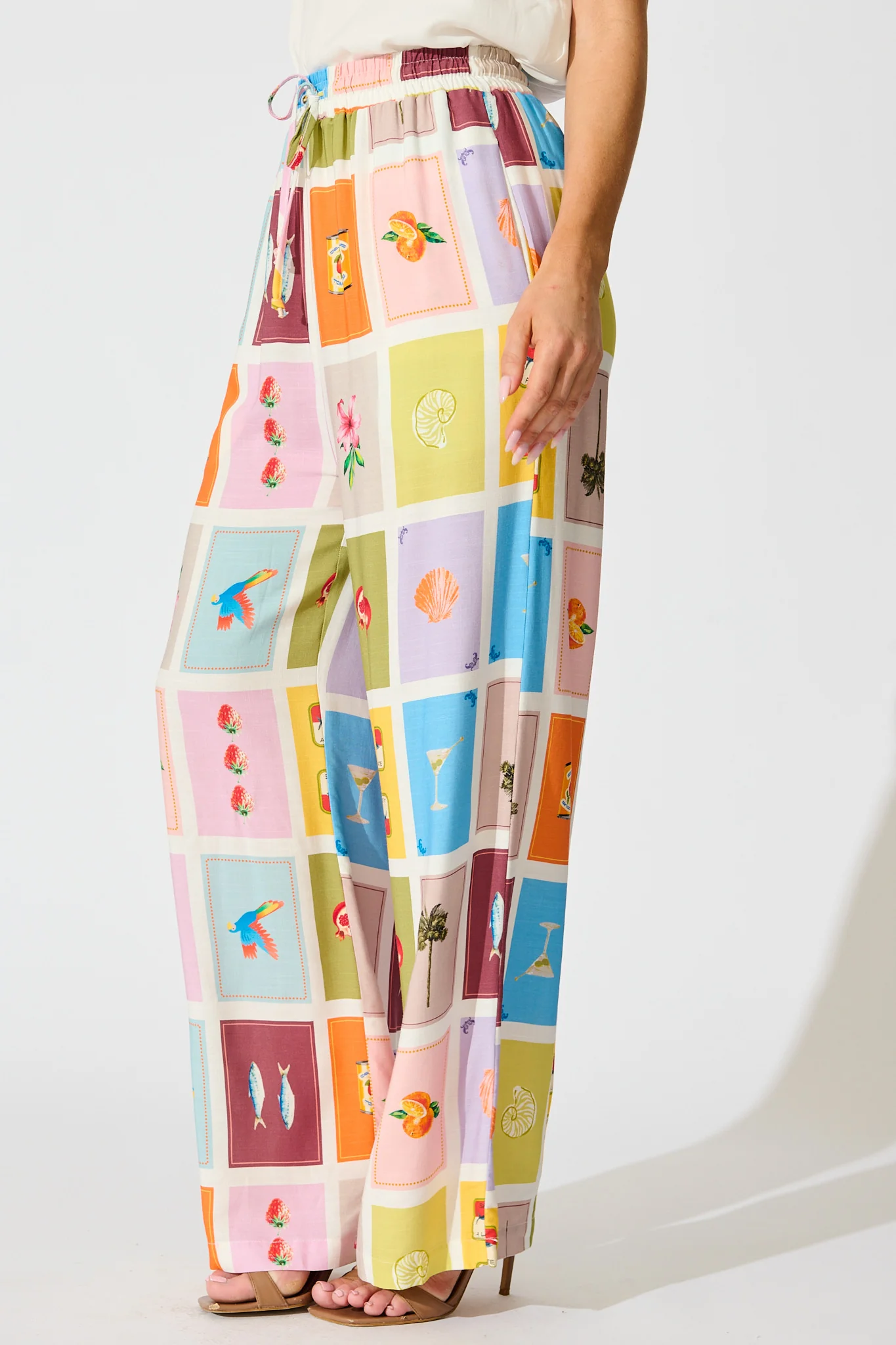 Club Riveria Pant in Multi Conversational Print - Image 2