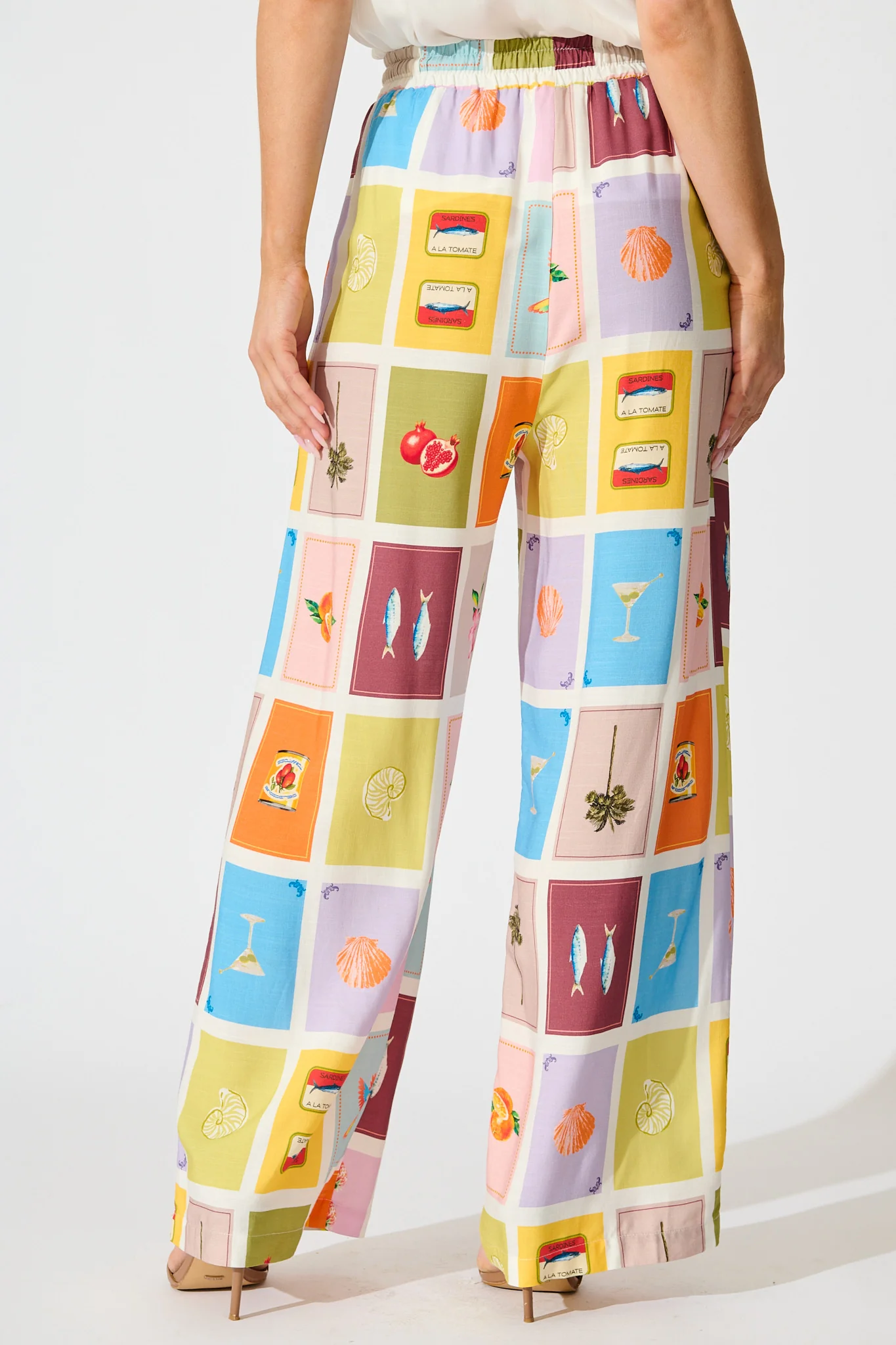 Club Riveria Pant in Multi Conversational Print - Image 3