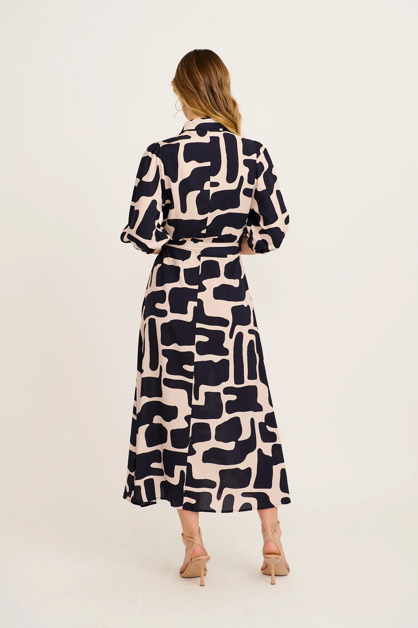 Coco Maxi Shirt Dress in Black with Cream Print - Image 4