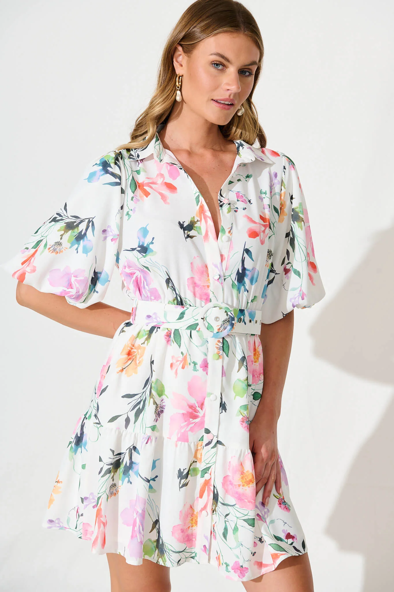 Courtney Shirt Dress In White With Multi Floral - Image 2