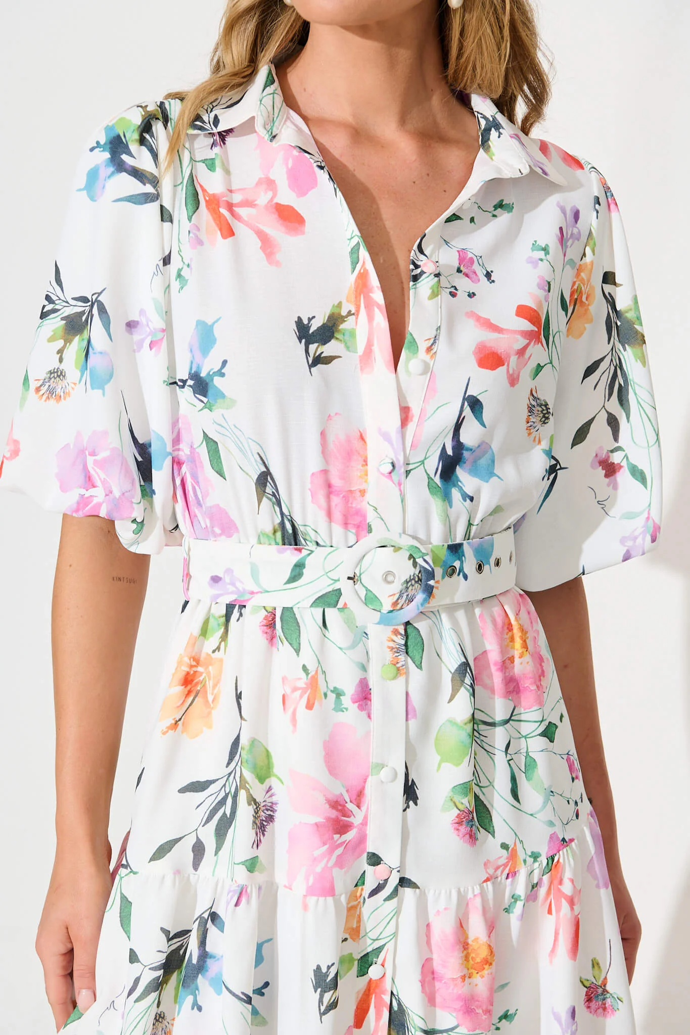 Courtney Shirt Dress In White With Multi Floral - Image 5