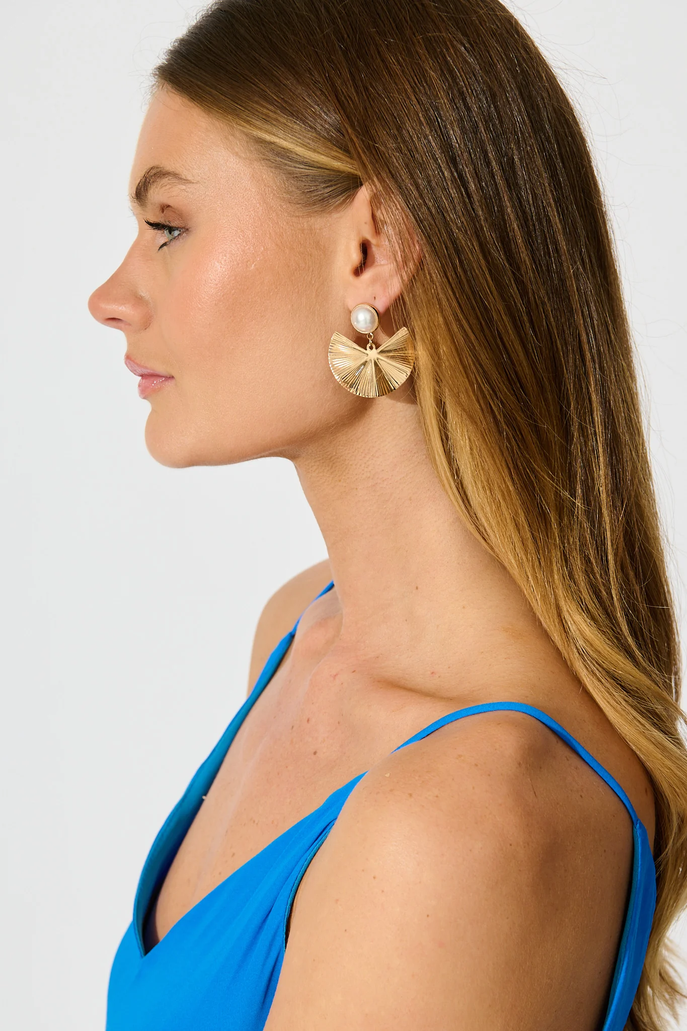 Daphne Drop Earrings in Gold with Pearl - Image 3