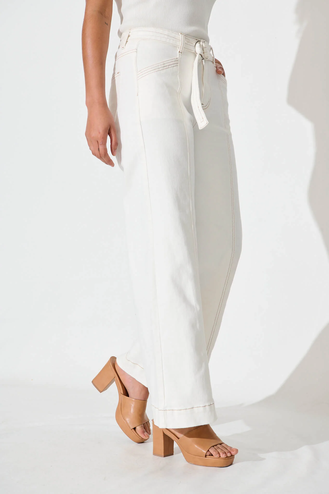 Daria High Rise Wide Leg Jean In White Denim - Image 2