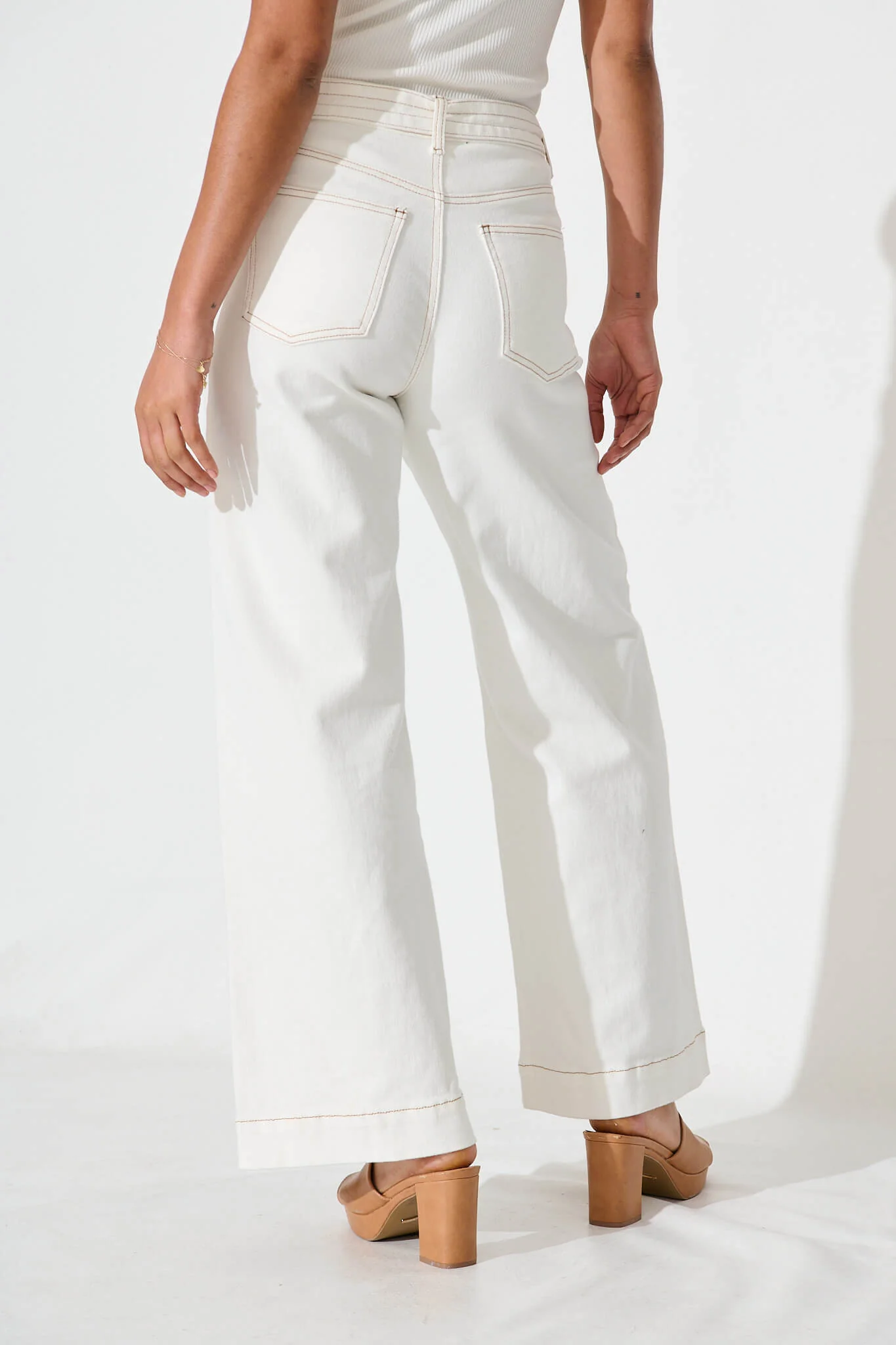 Daria High Rise Wide Leg Jean In White Denim - Image 3