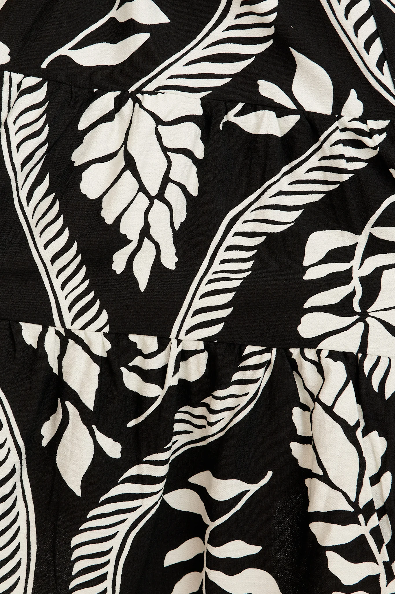 Diva Delight Dress in Black with White Leaf Print - Image 6
