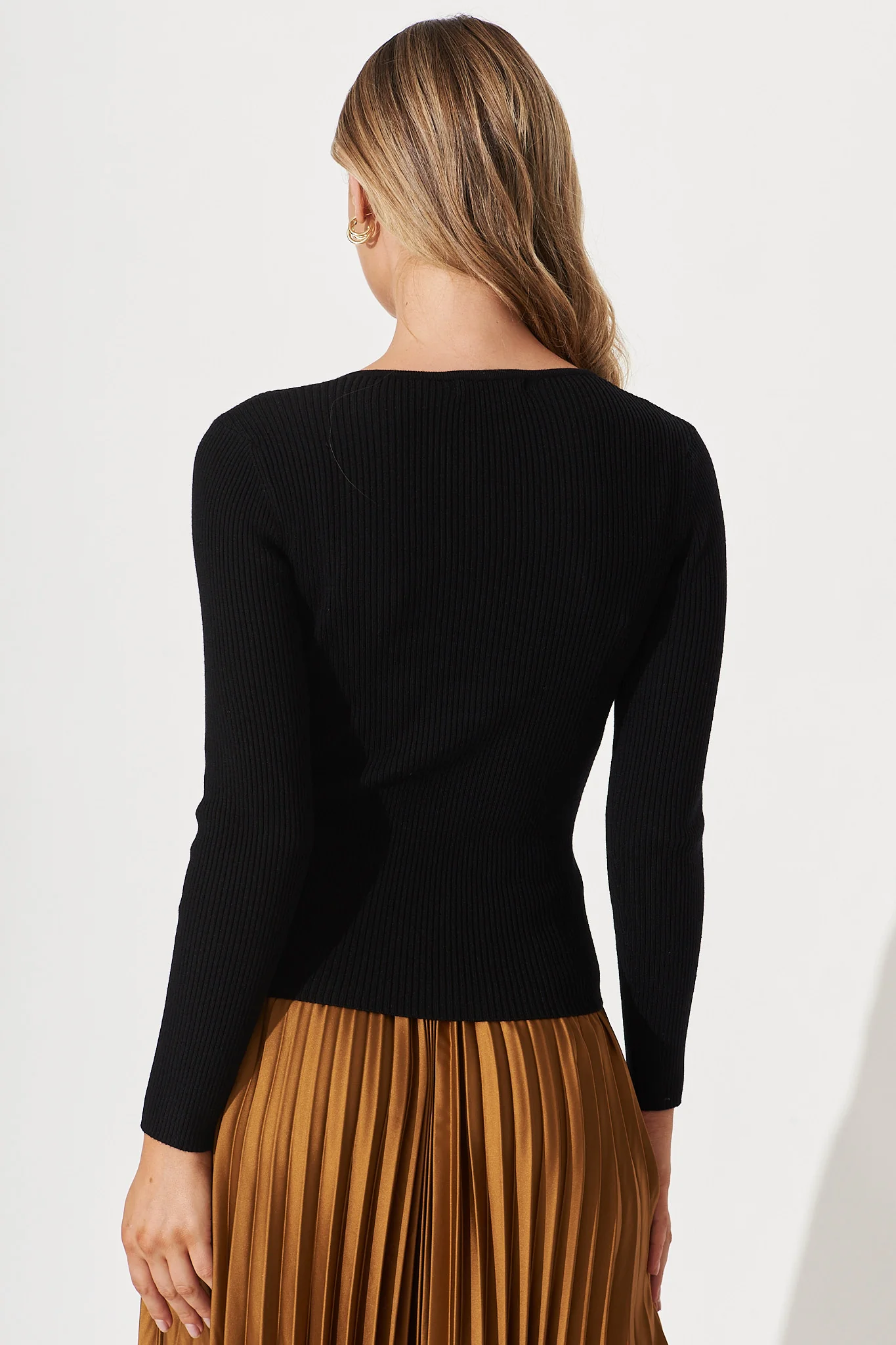 Dover Heights Knit In Black - Image 5