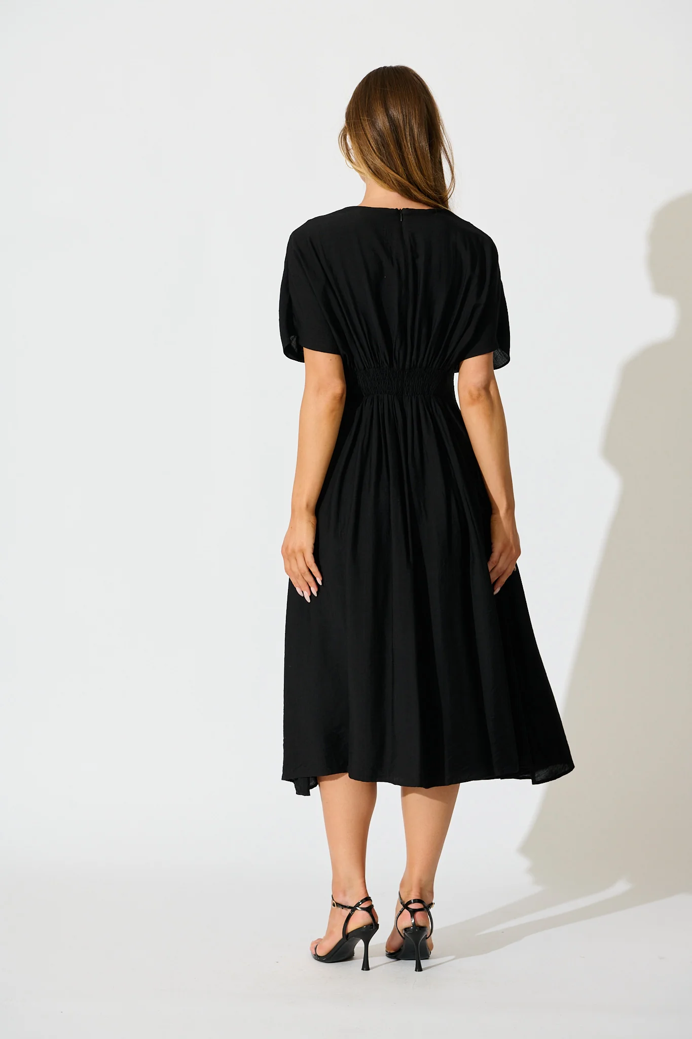 Elegance Echo Maxi Dress in Black - Image 4