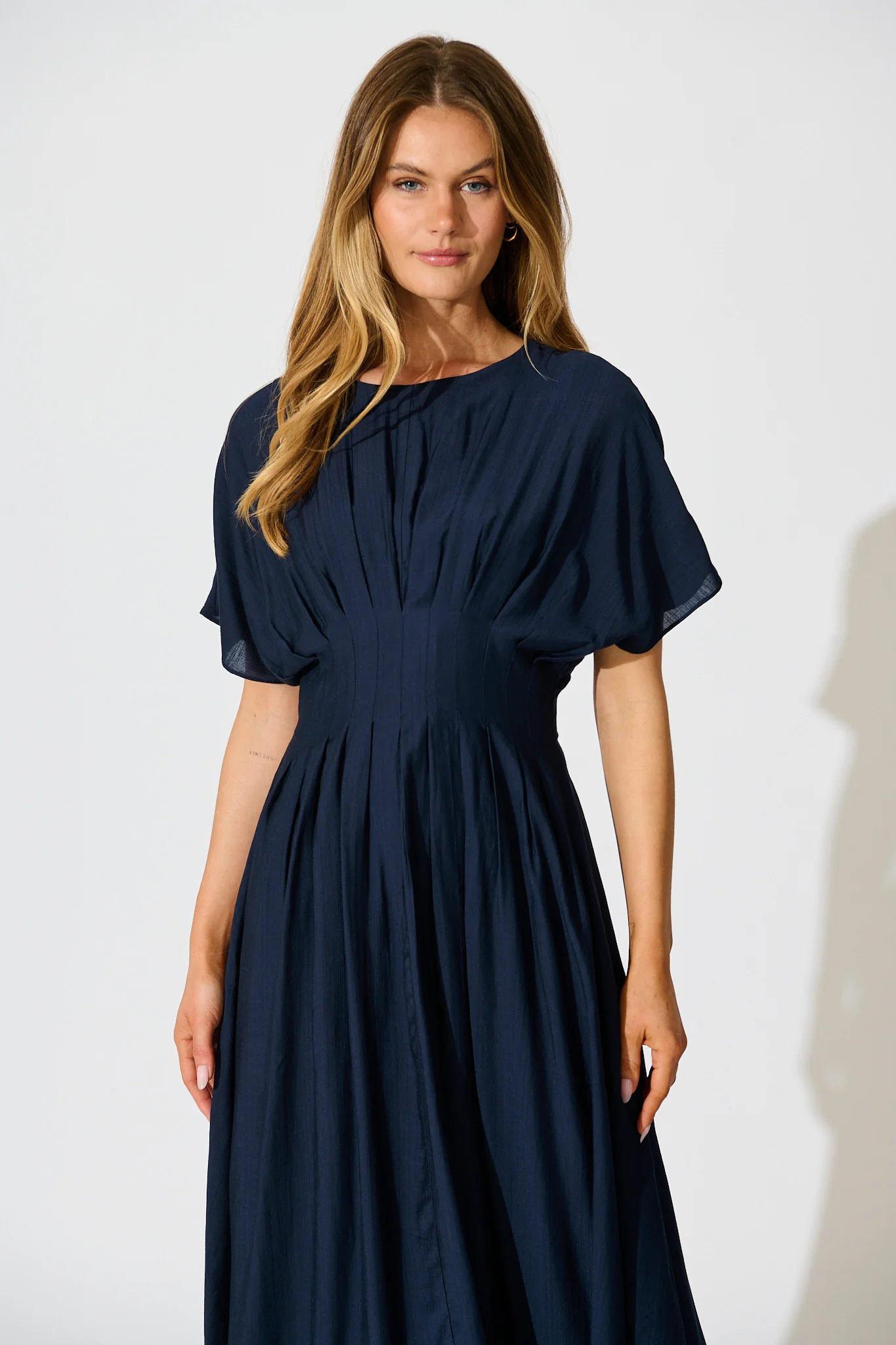 Elegance Echo Maxi Dress in Navy - Image 3