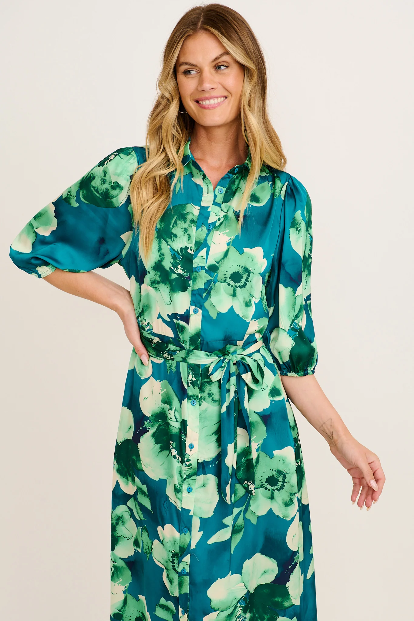 Elevation Maxi Shirt Dress in Emerald Floral Satin - Image 2