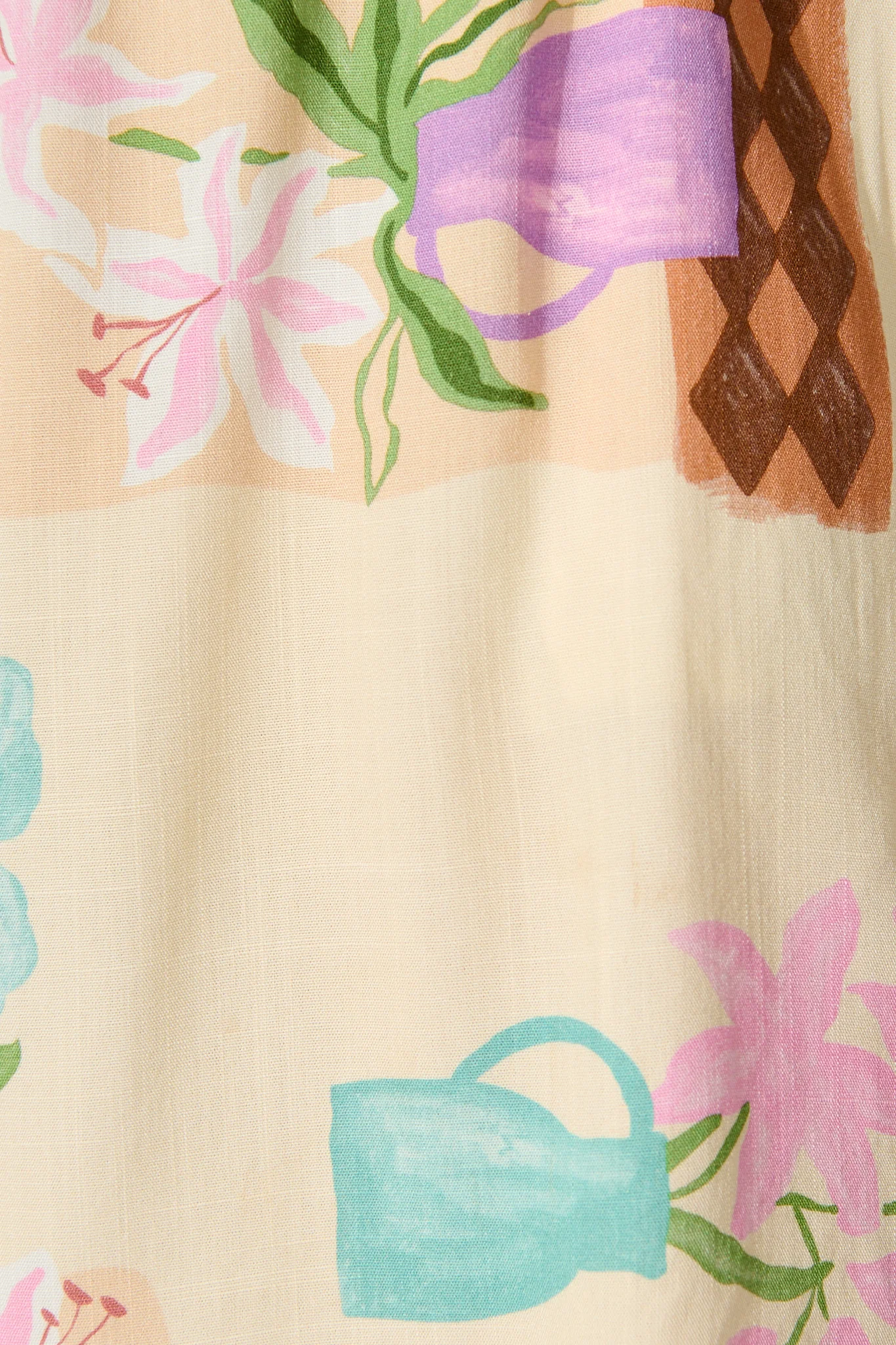 Elise Bloom Short in Multi Conversational Print - Image 10