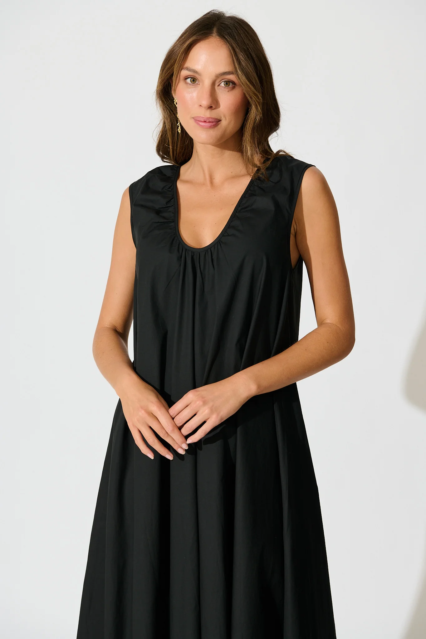 Elusia Oversized Maxi Dress in Black Cotton - Image 2